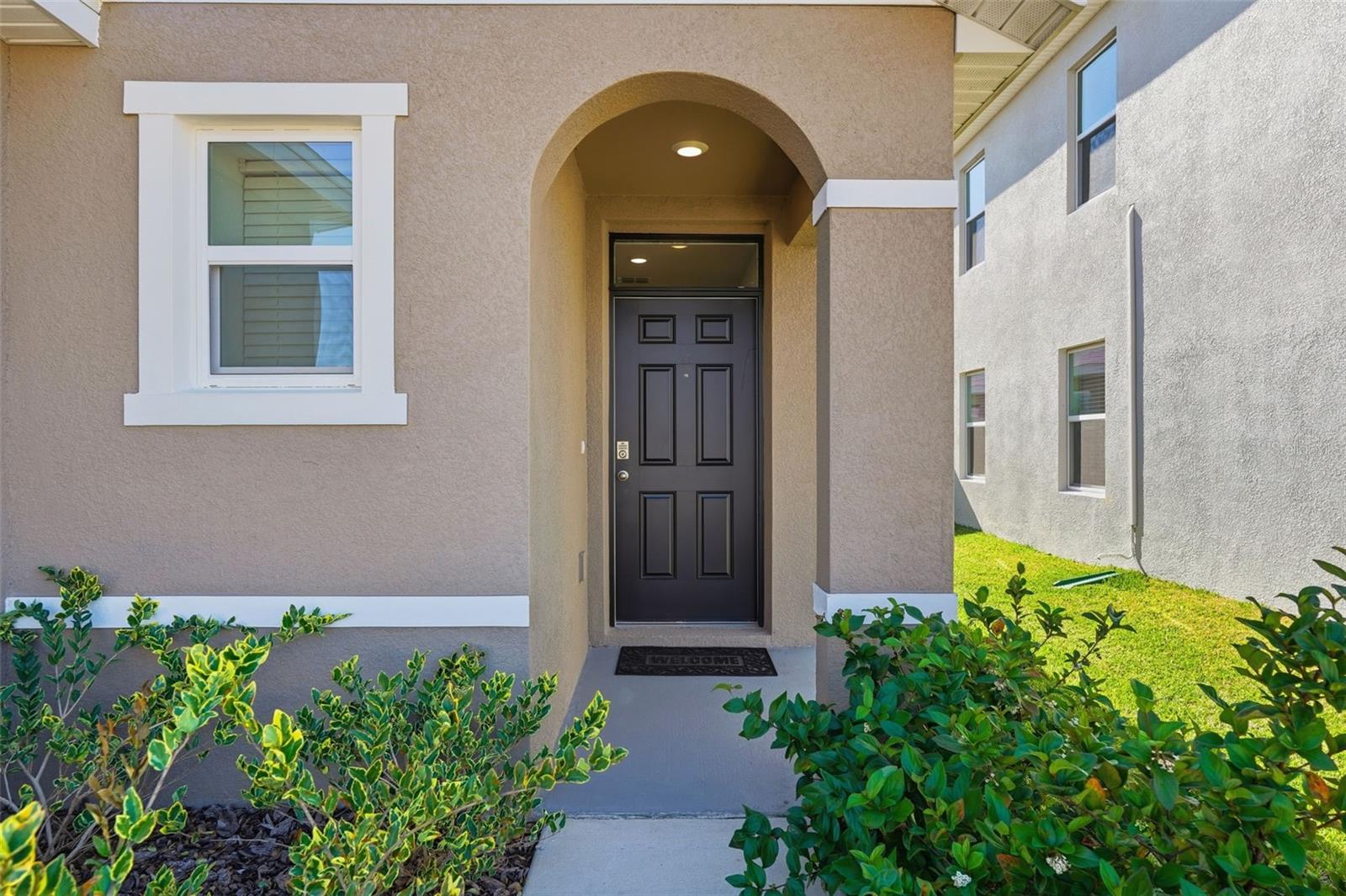 Image 5 of 38 For 33358 Regent Canal Street