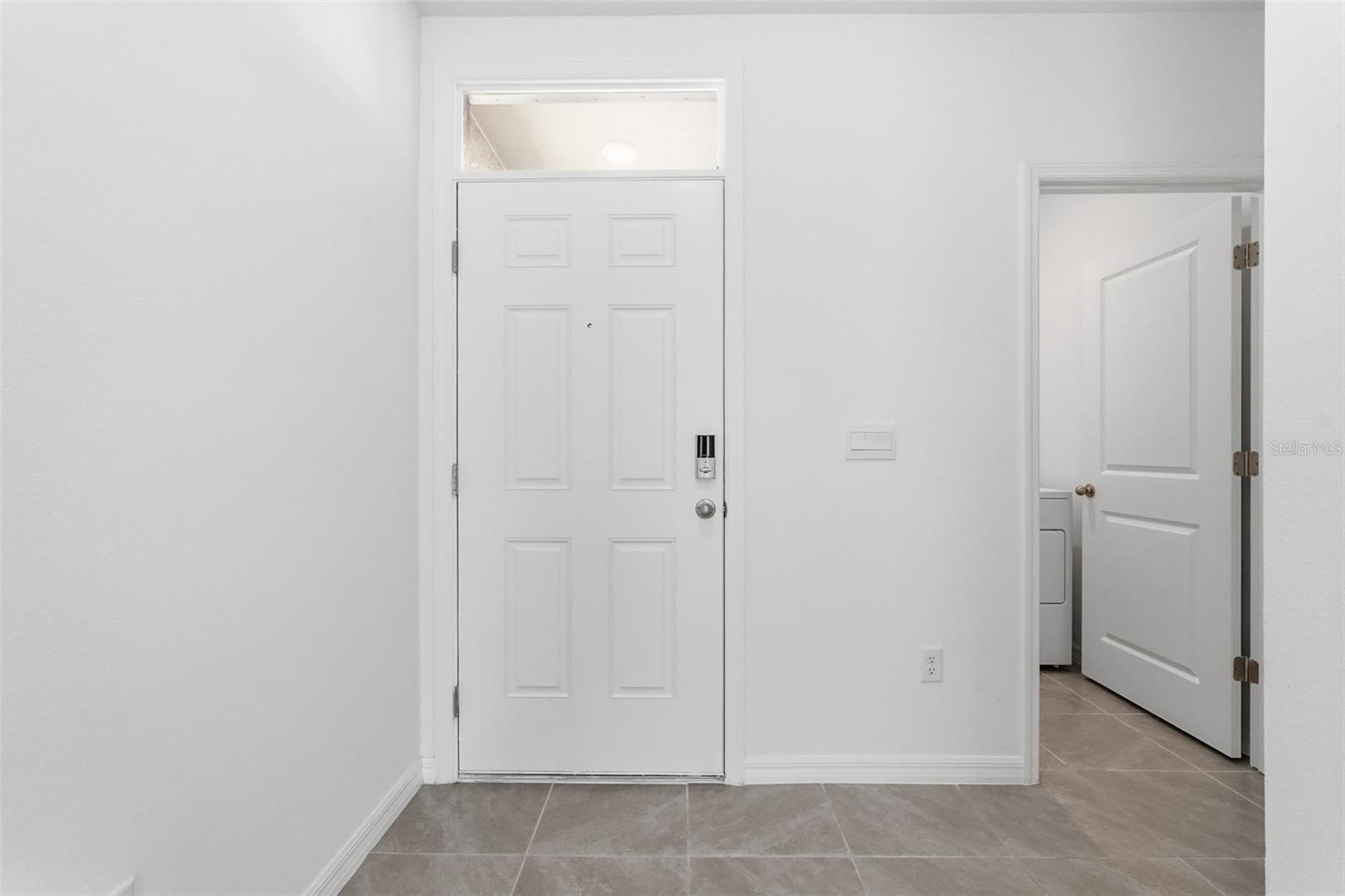 Image 6 of 38 For 33358 Regent Canal Street