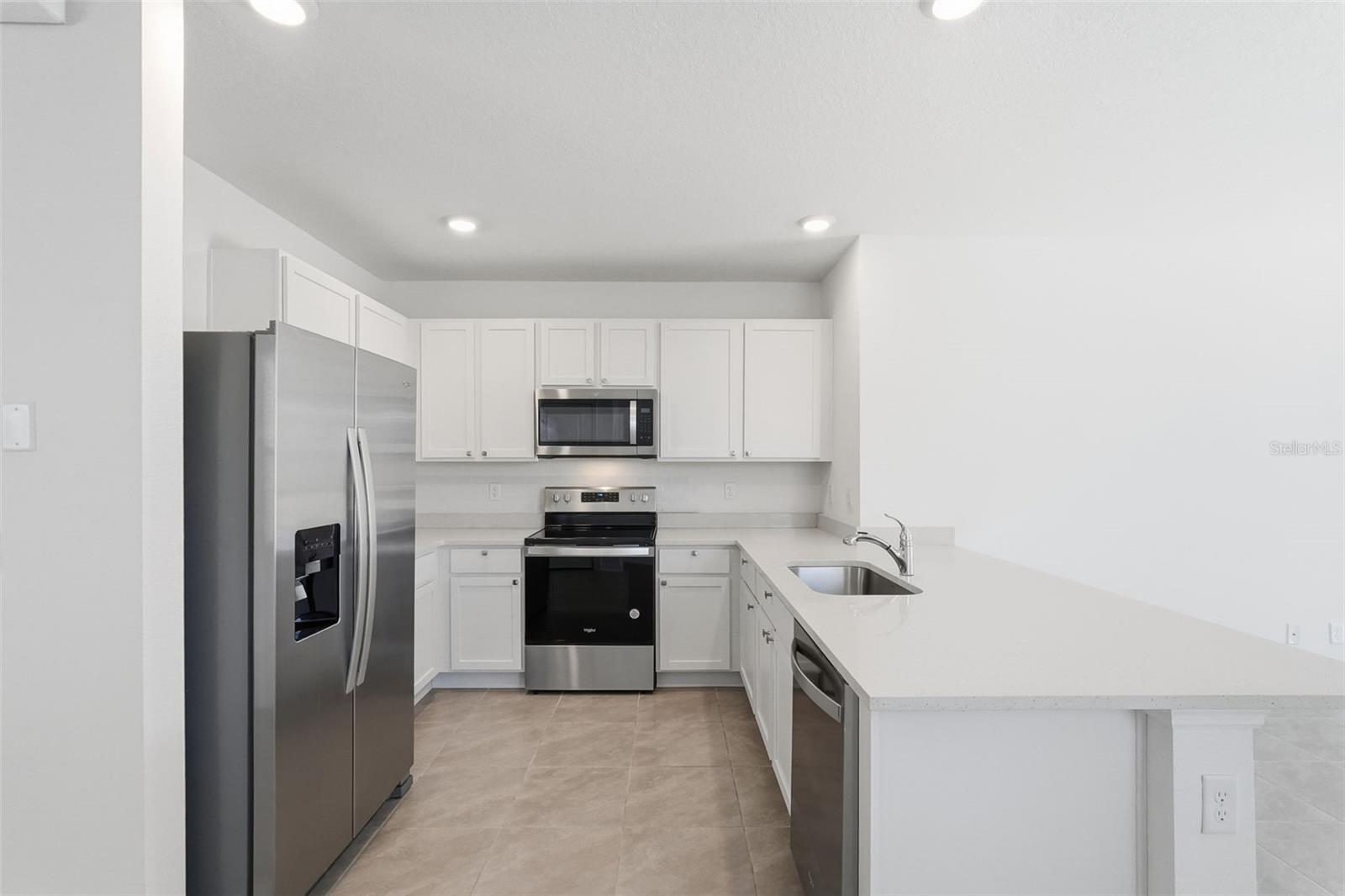 Image 8 of 38 For 33358 Regent Canal Street