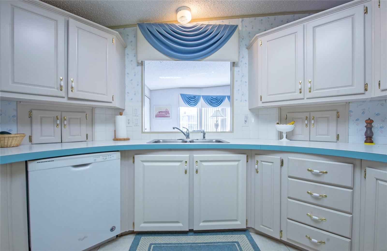 Image 16 of 52 For 428 Pelican Drive S