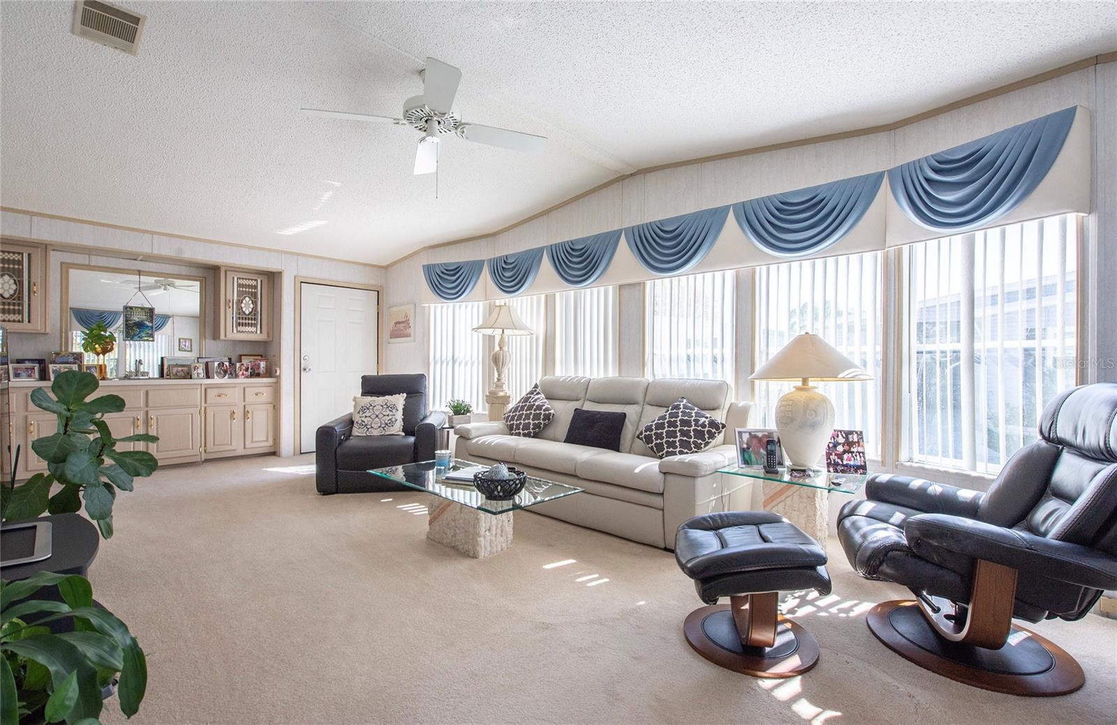 Image 3 of 52 For 428 Pelican Drive S