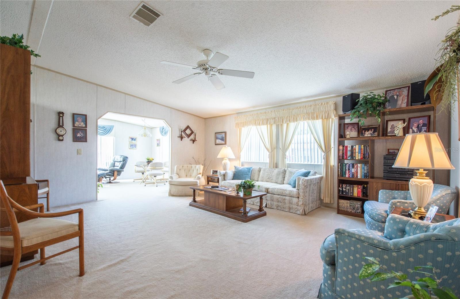 Image 4 of 52 For 428 Pelican Drive S