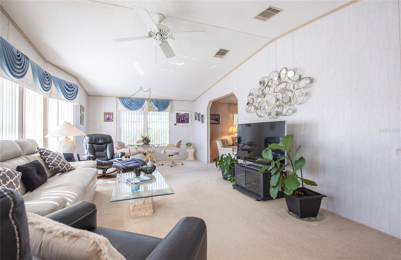 Image 7 of 52 For 428 Pelican Drive S