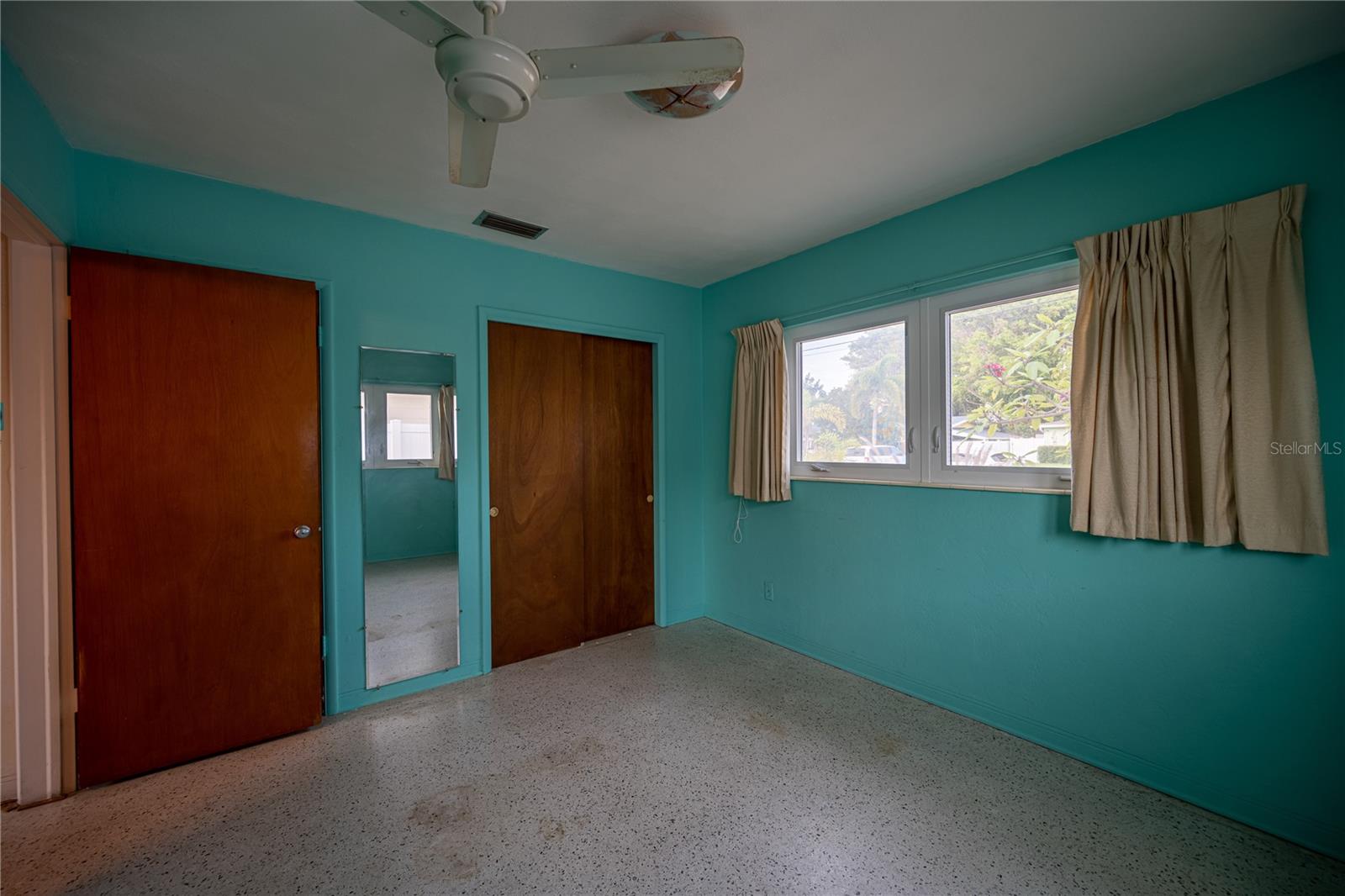 Listing photo id 22 for 1425 Corey Way S