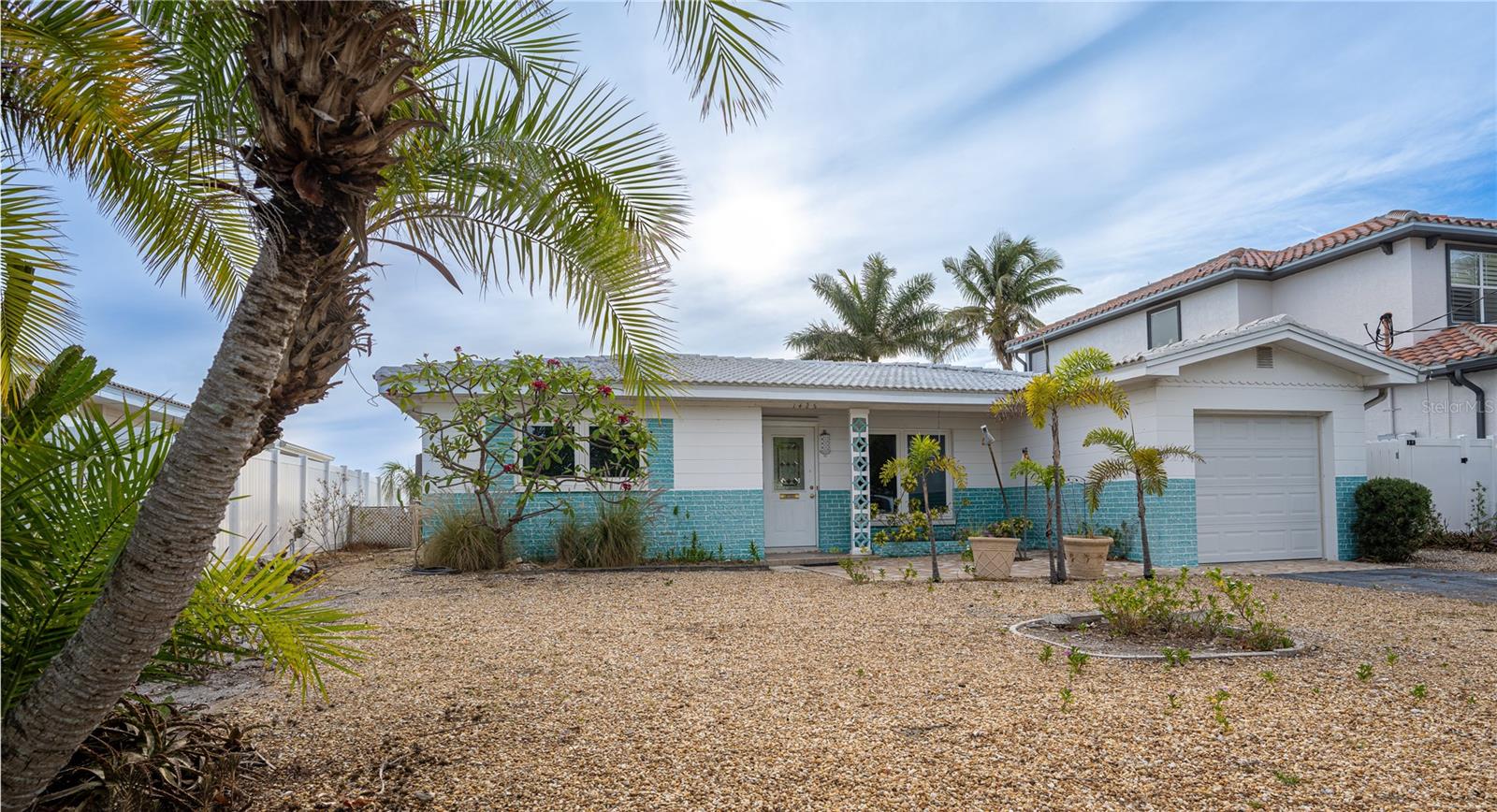 Listing photo id 27 for 1425 Corey Way S