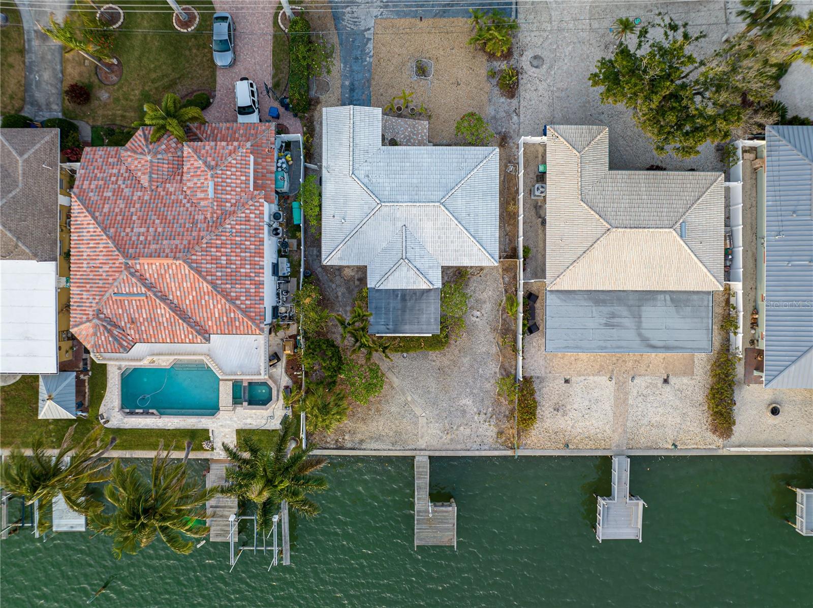 Listing photo id 6 for 1425 Corey Way S