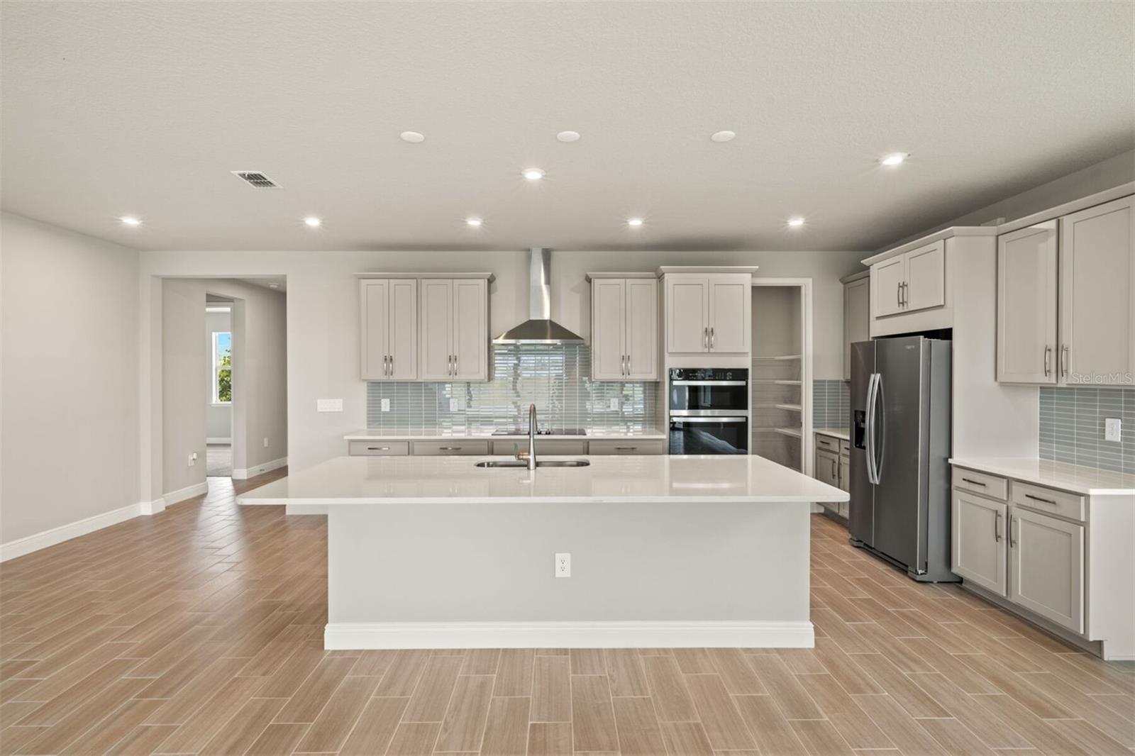 Image 5 of 39 For 18320 Chromata Drive