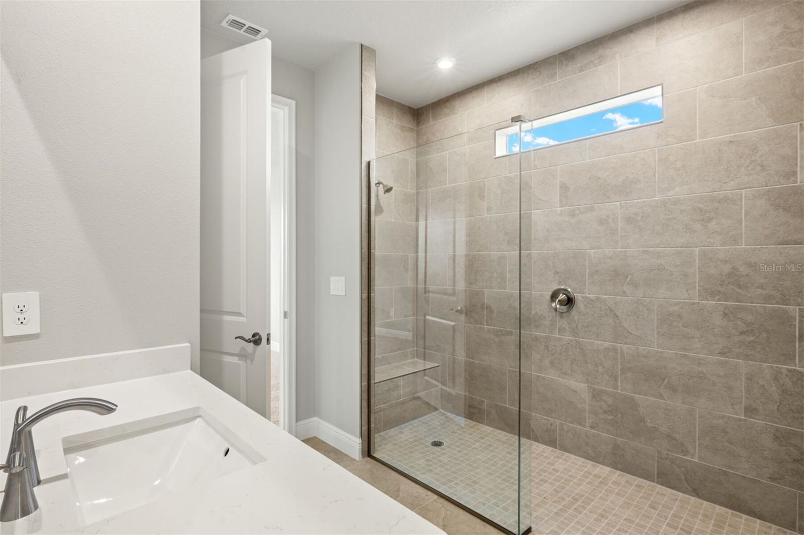 Image 7 of 39 For 18320 Chromata Drive