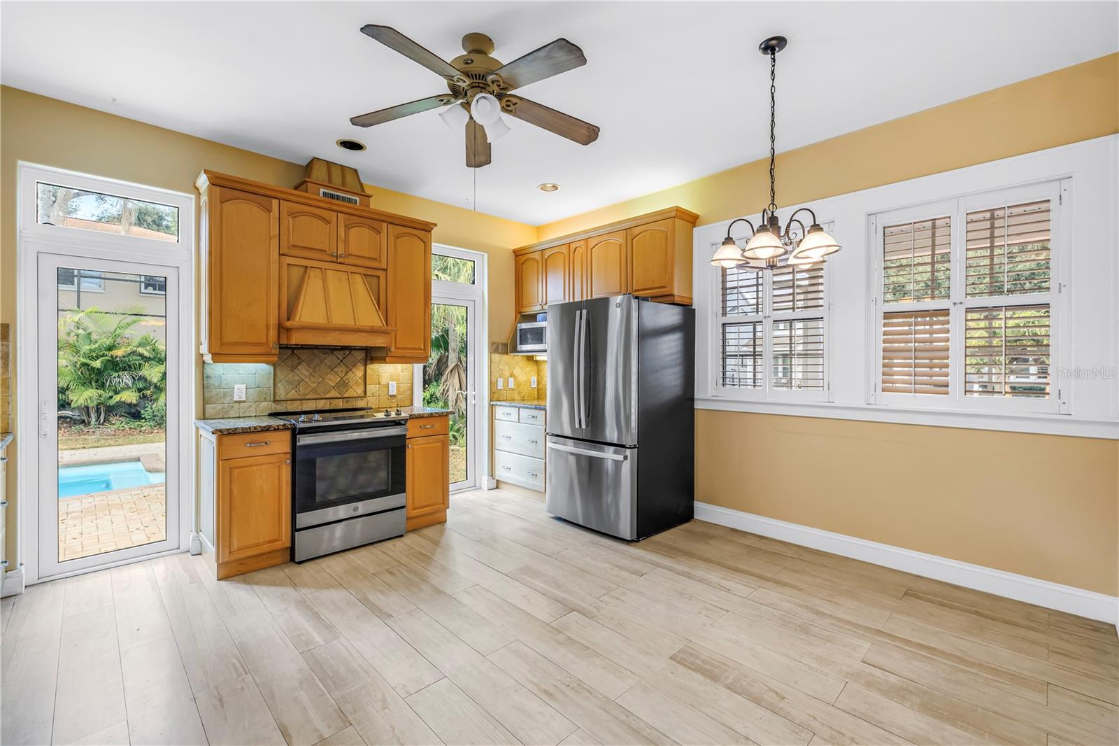 Image 11 of 96 For 546 26th Avenue N