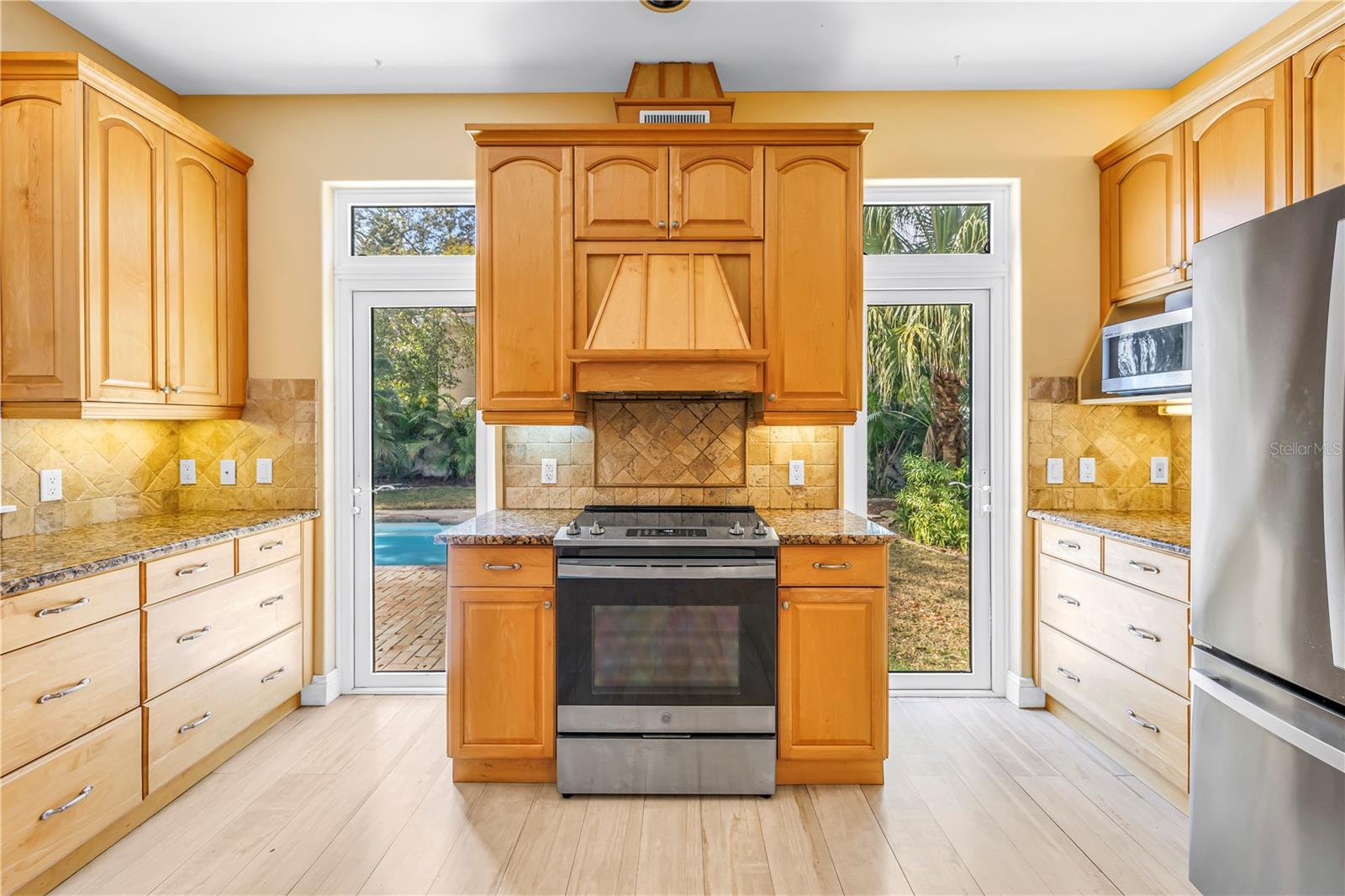 Image 17 of 96 For 546 26th Avenue N