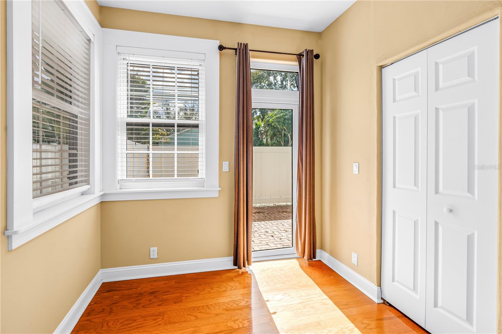 Image 19 of 96 For 546 26th Avenue N