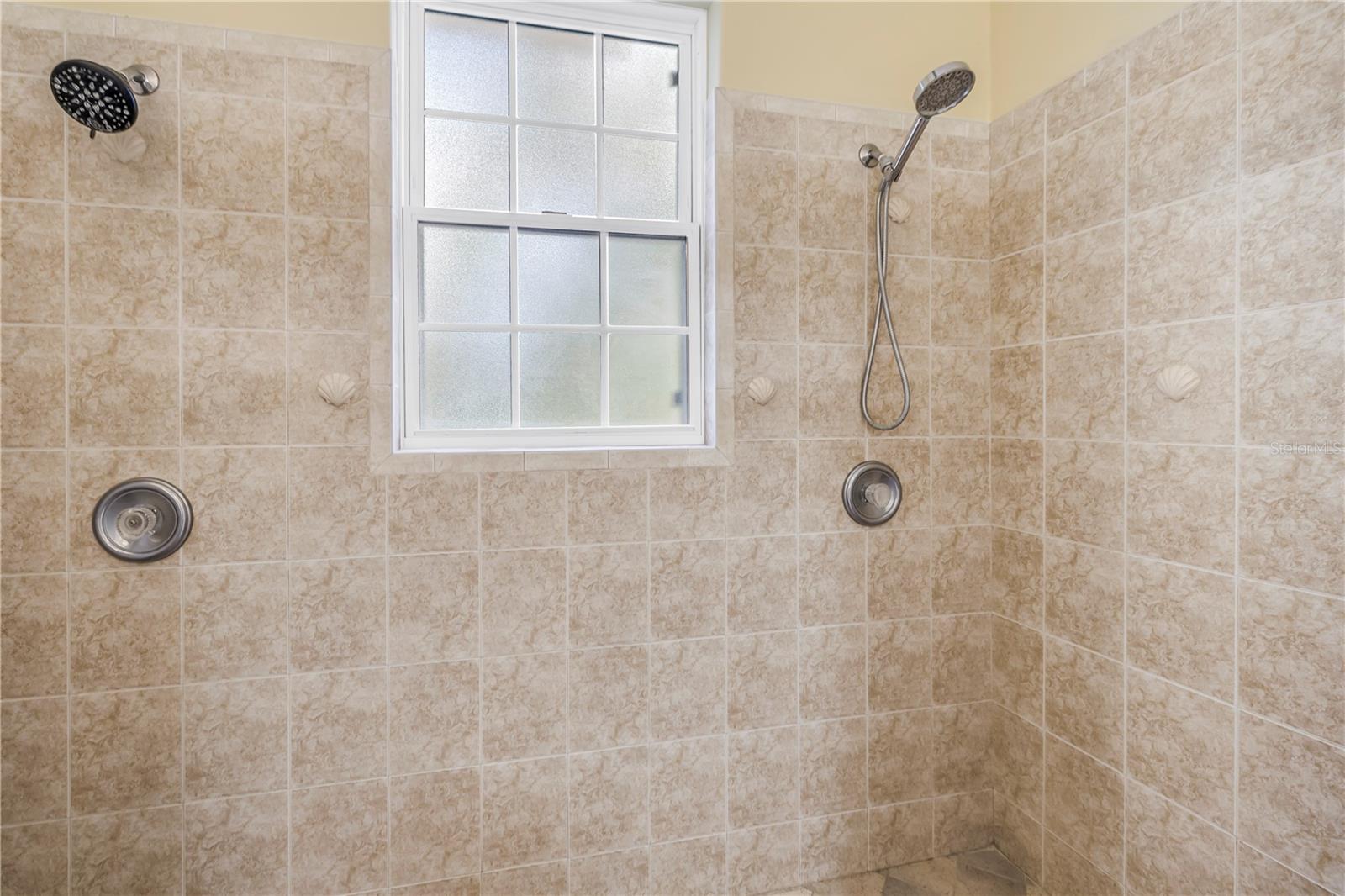 Image 24 of 96 For 546 26th Avenue N