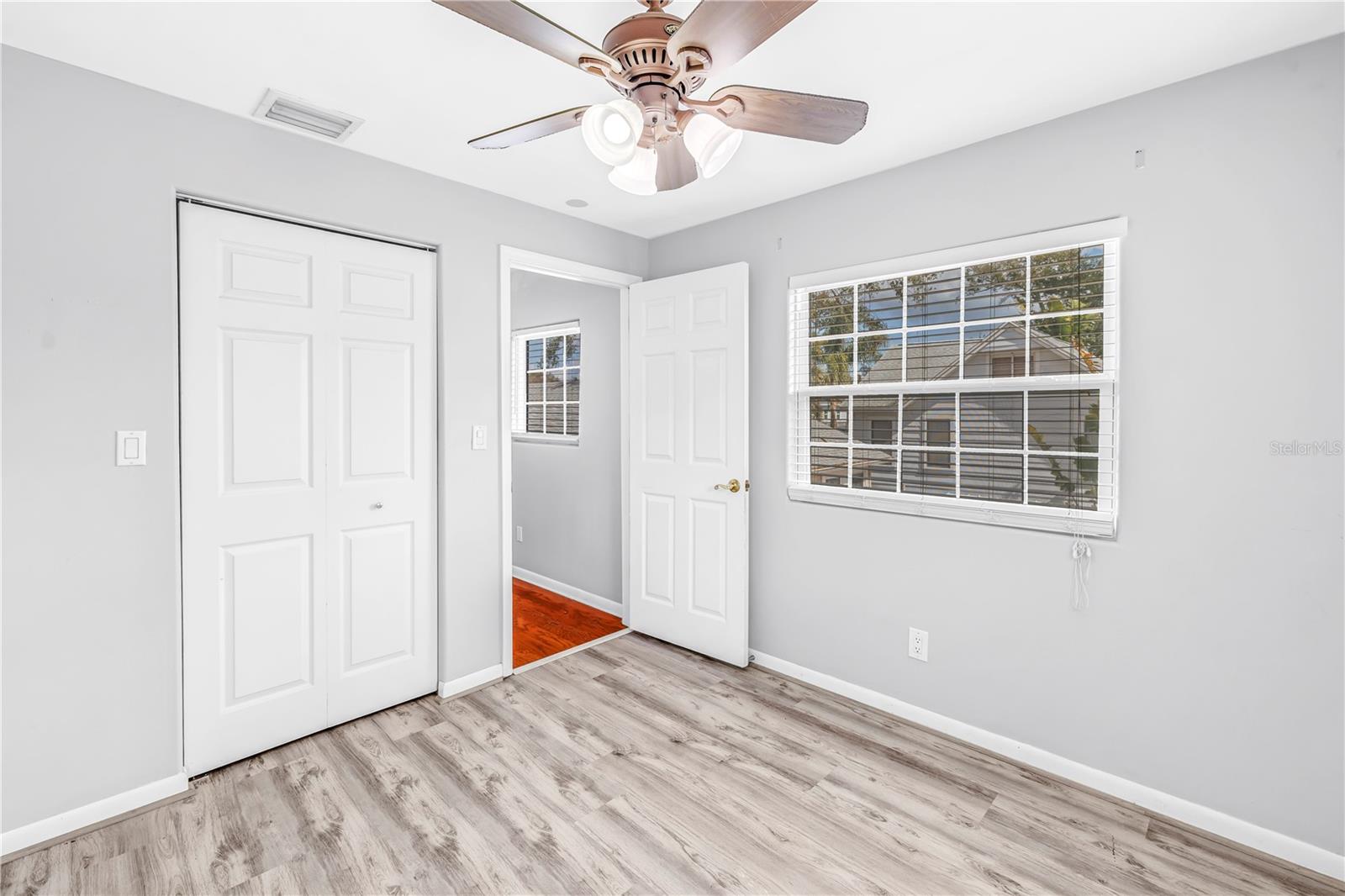 Image 42 of 96 For 546 26th Avenue N