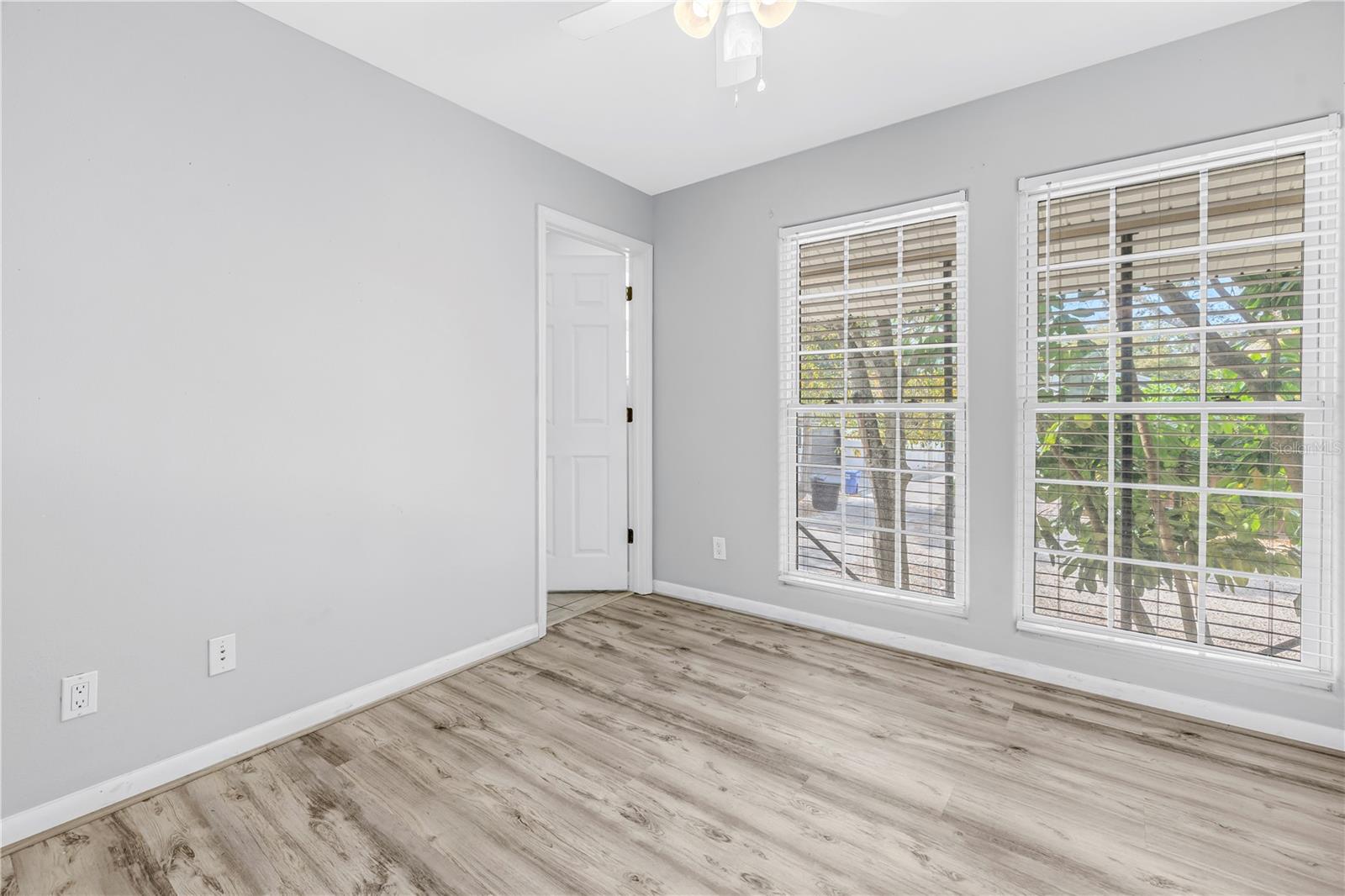 Image 45 of 96 For 546 26th Avenue N