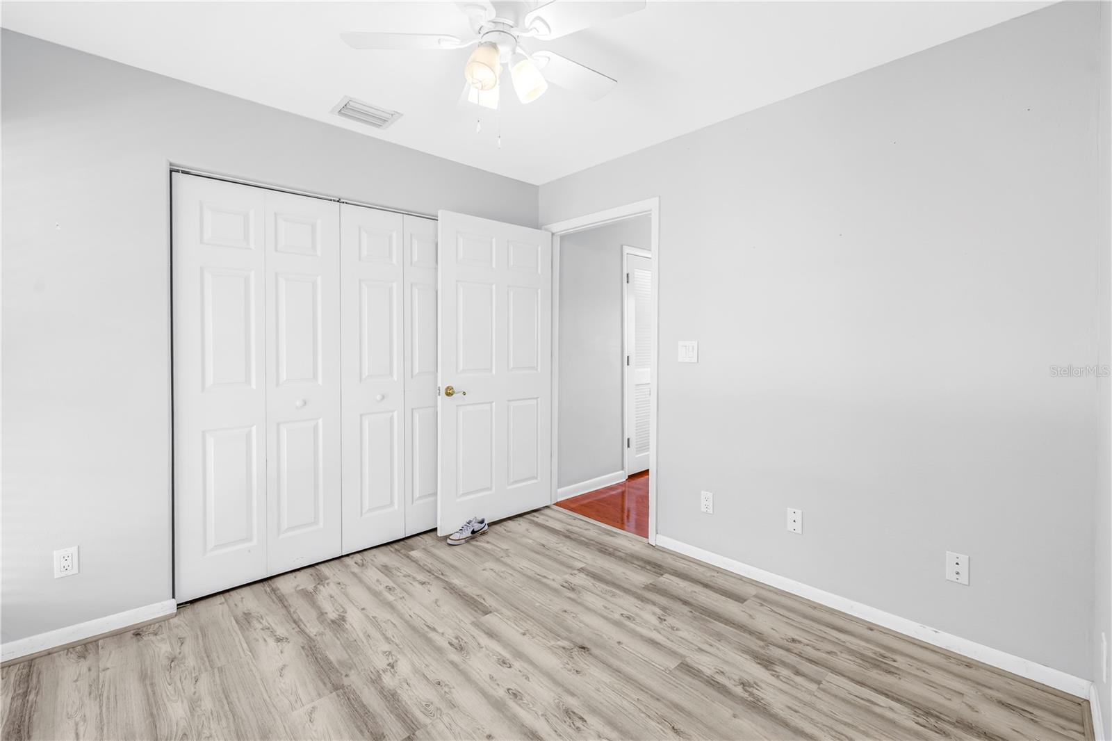 Image 46 of 96 For 546 26th Avenue N