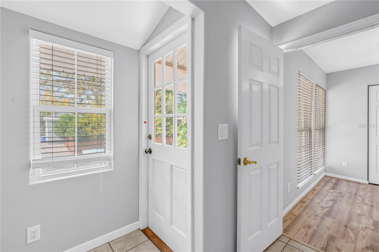 Image 47 of 96 For 546 26th Avenue N