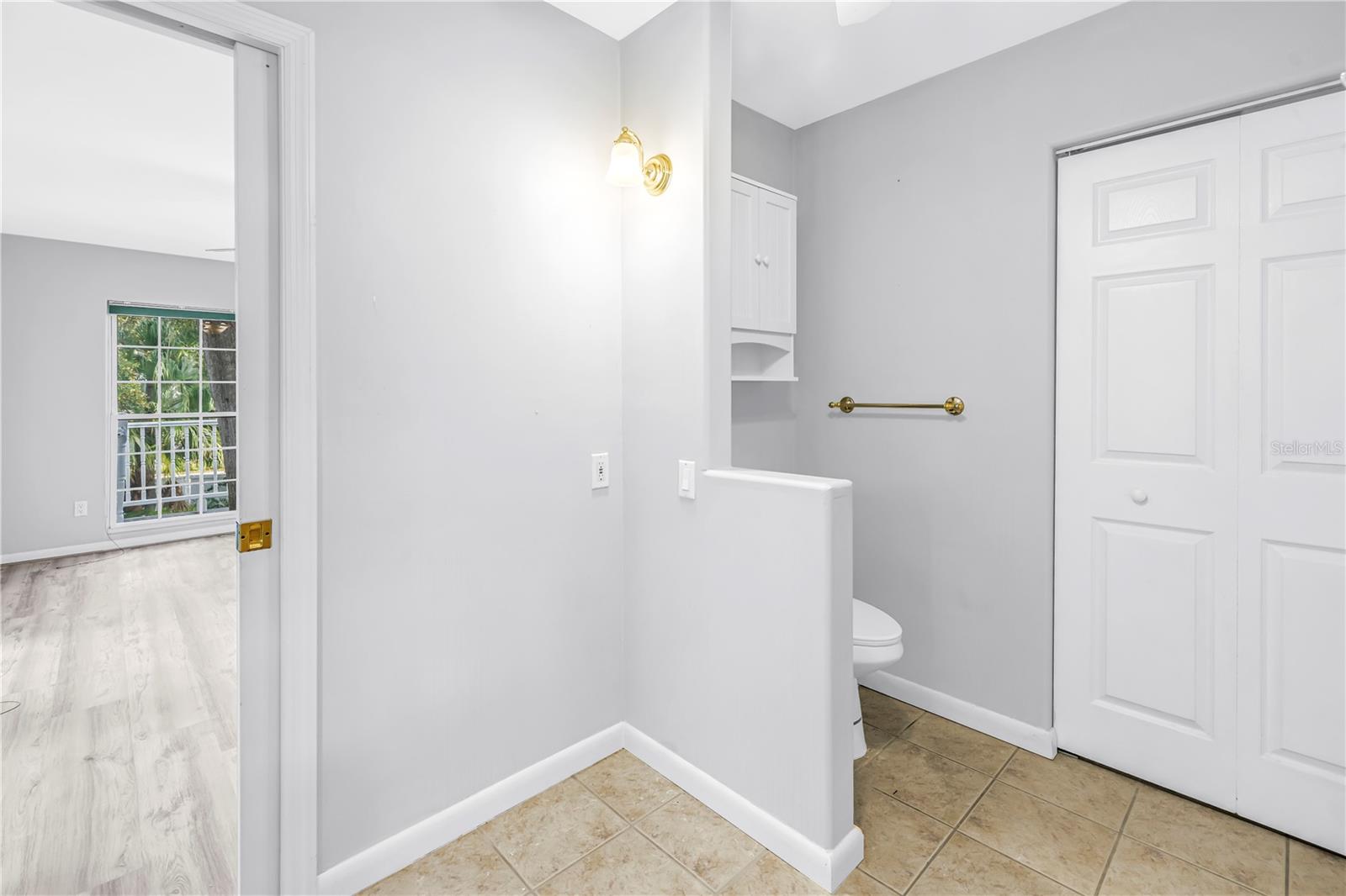 Image 54 of 96 For 546 26th Avenue N