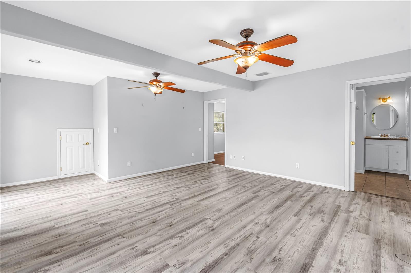 Image 57 of 96 For 546 26th Avenue N