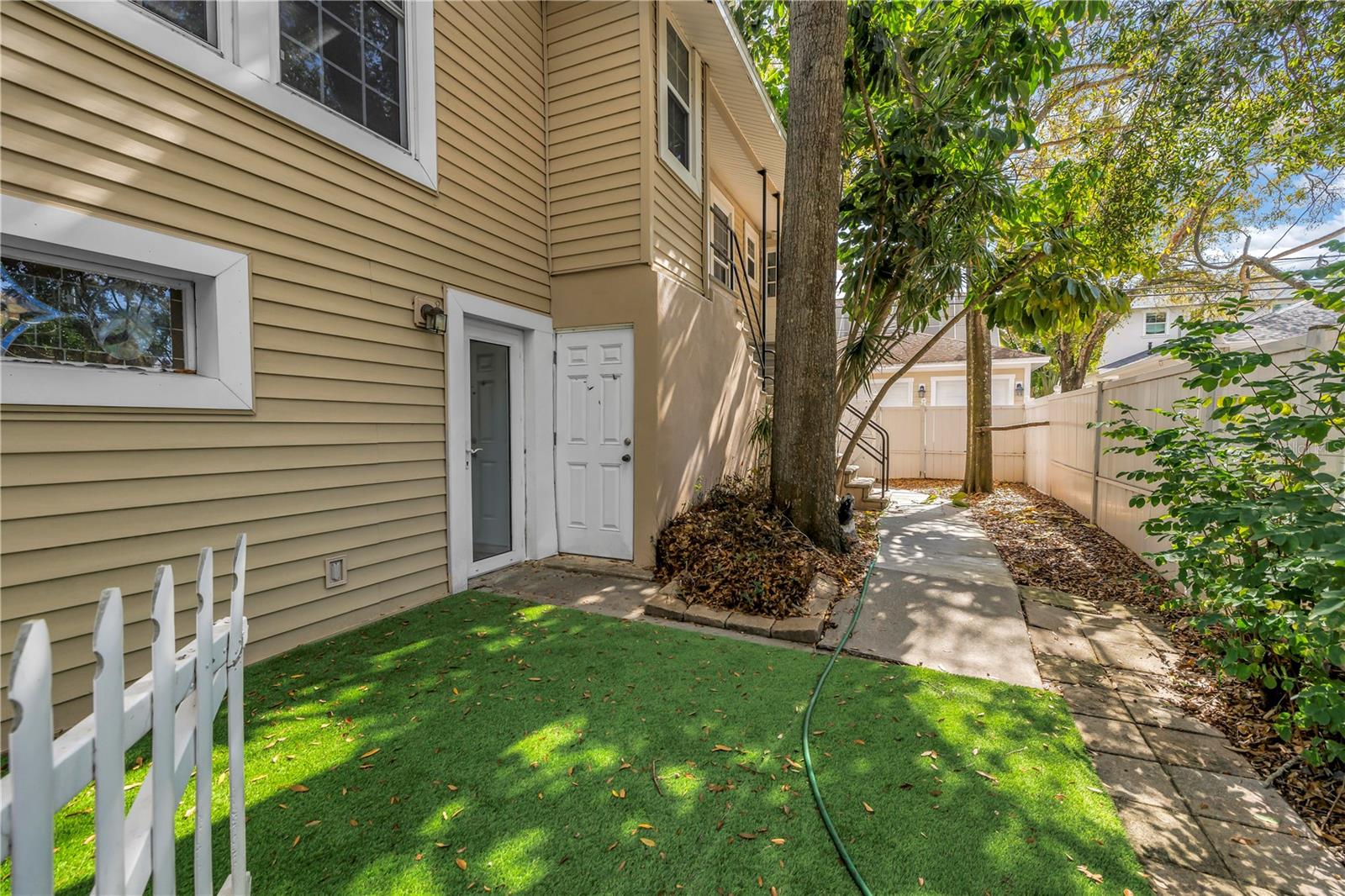 Image 62 of 96 For 546 26th Avenue N