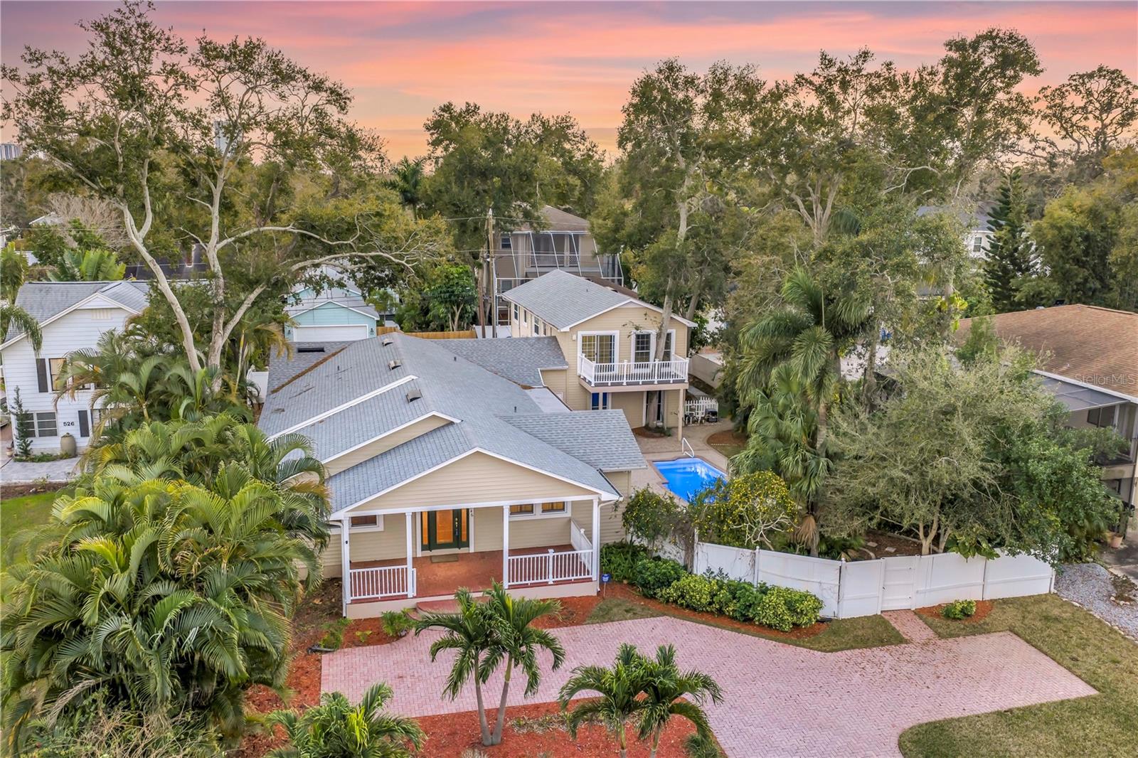 Image 88 of 96 For 546 26th Avenue N