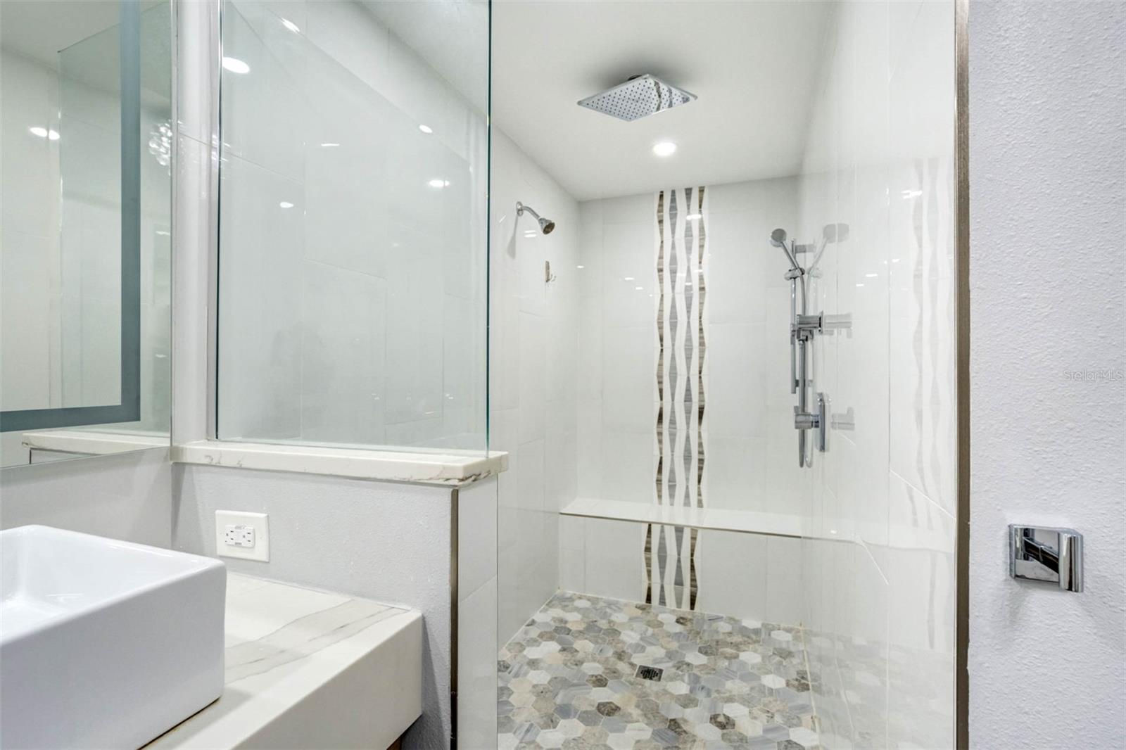 Image 11 of 30 For 1370 Gulf Boulevard 403