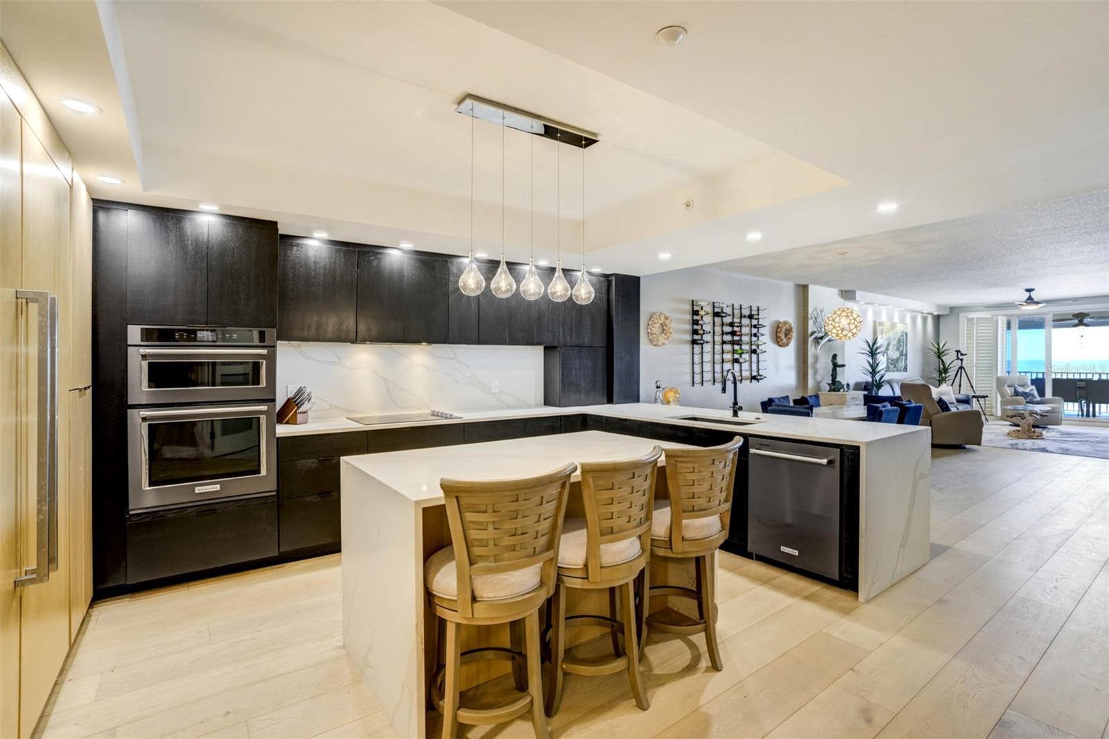 Image 3 of 30 For 1370 Gulf Boulevard 403