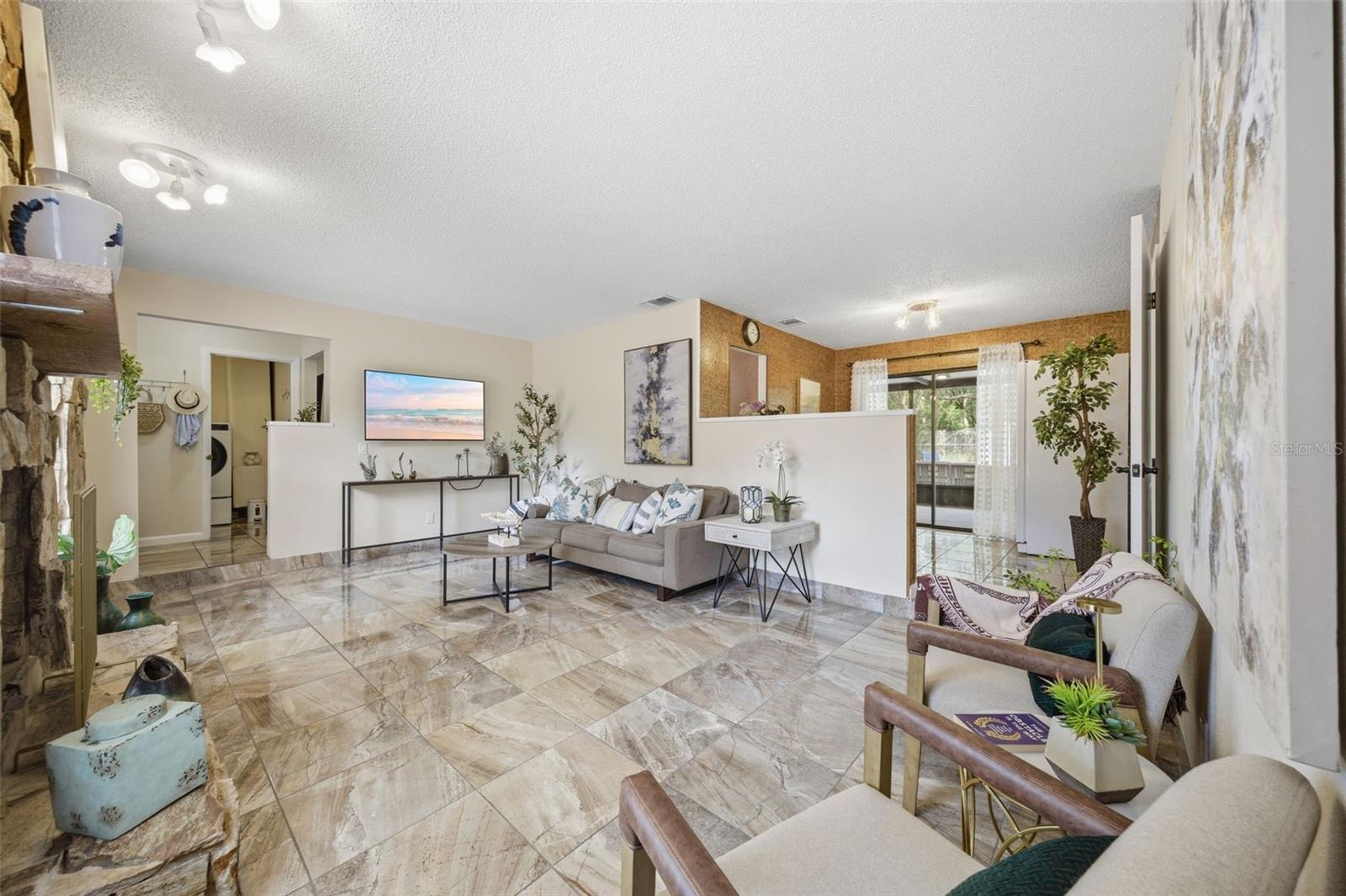 Listing photo id 9 for 314 137th Avenue