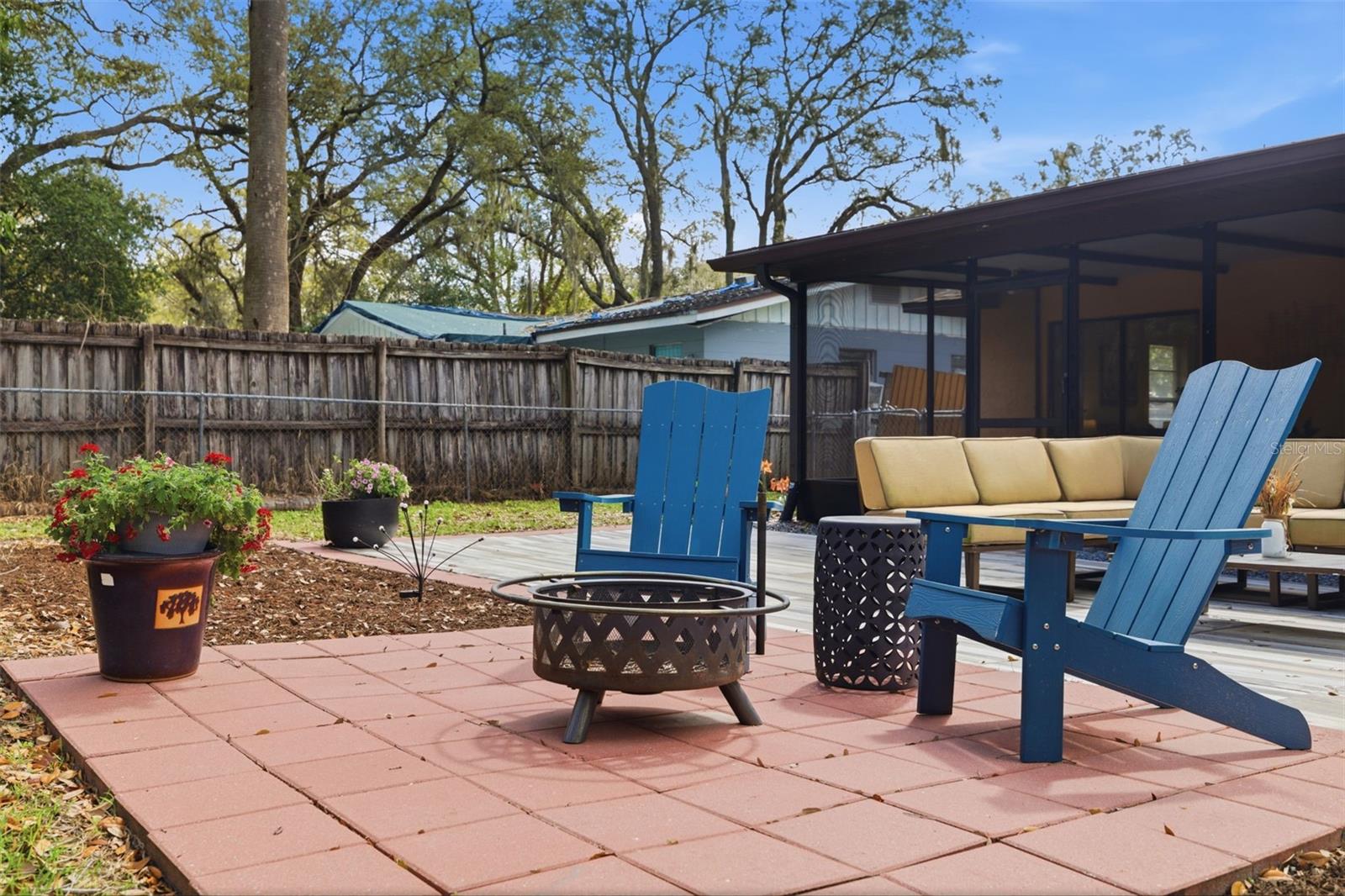 Listing photo id 47 for 314 137th Avenue