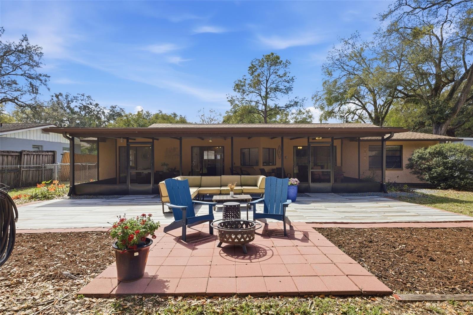 Listing photo id 48 for 314 137th Avenue