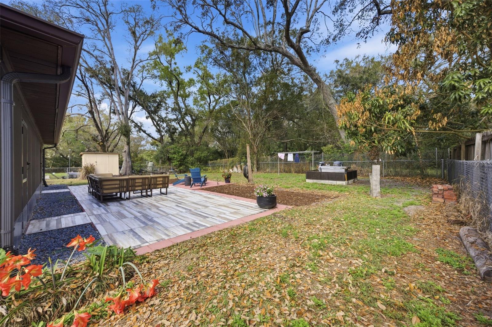 Listing photo id 49 for 314 137th Avenue