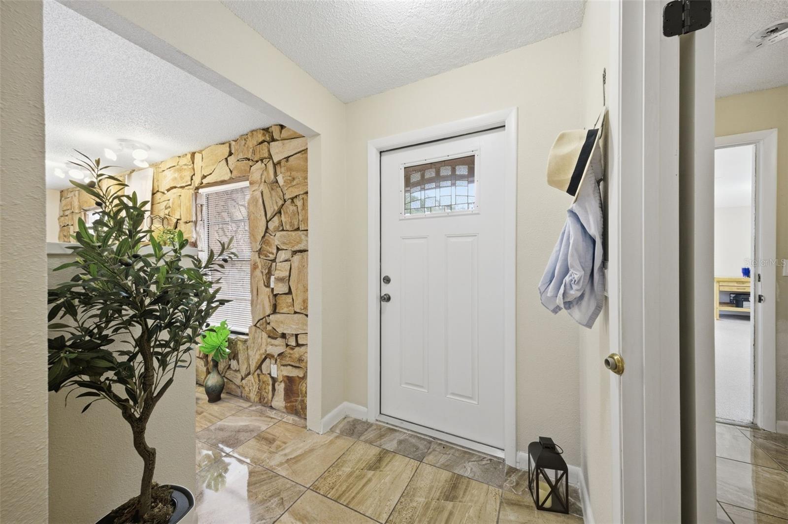 Listing photo id 4 for 314 137th Avenue