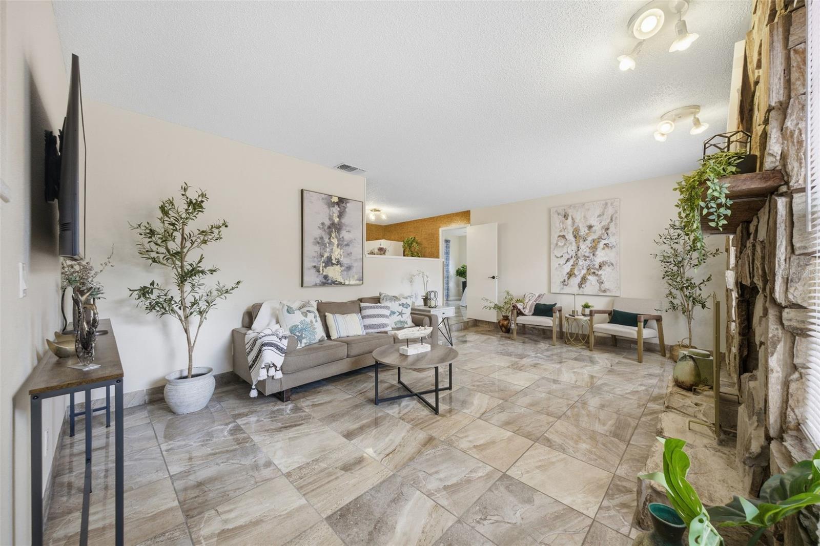 Listing photo id 5 for 314 137th Avenue