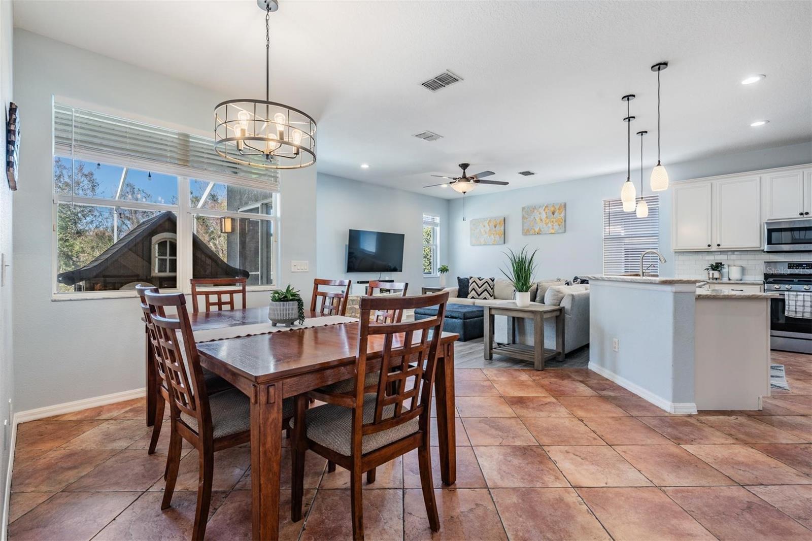 Listing photo id 16 for 9212 Oak Pride Court