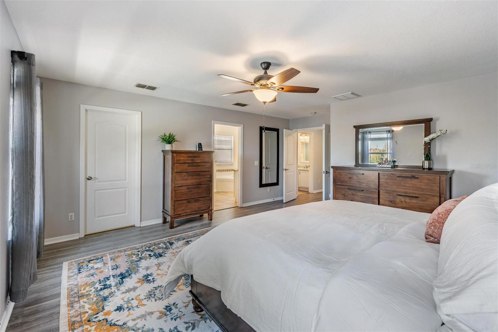 Listing photo id 19 for 9212 Oak Pride Court