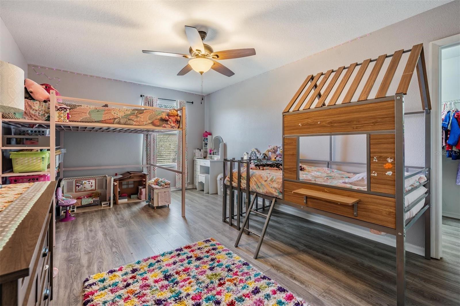 Listing photo id 27 for 9212 Oak Pride Court