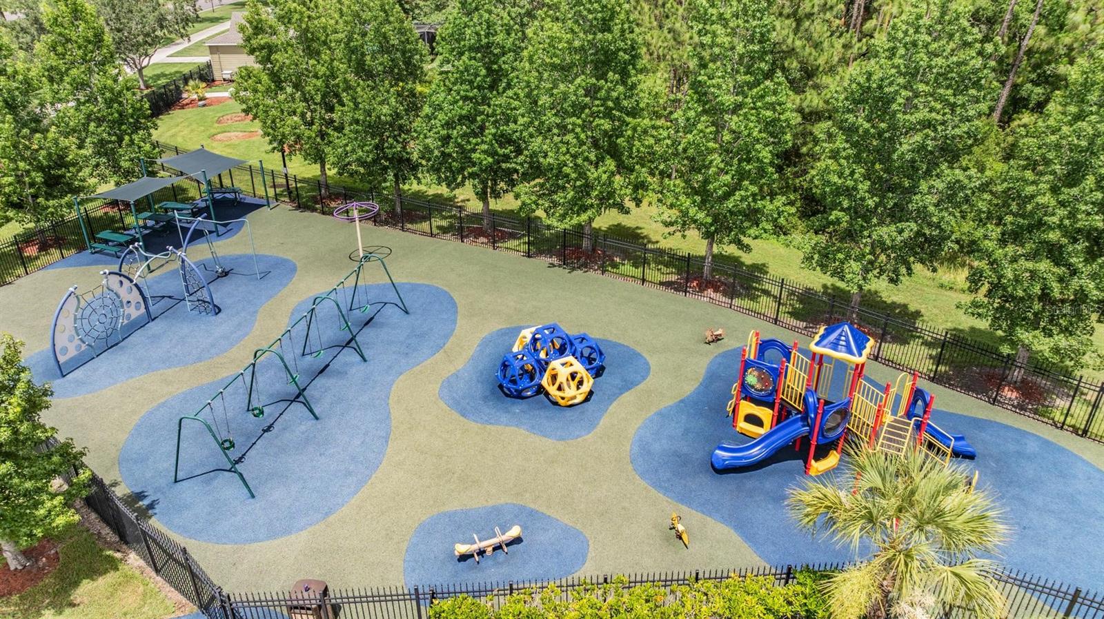 Listing photo id 40 for 9212 Oak Pride Court