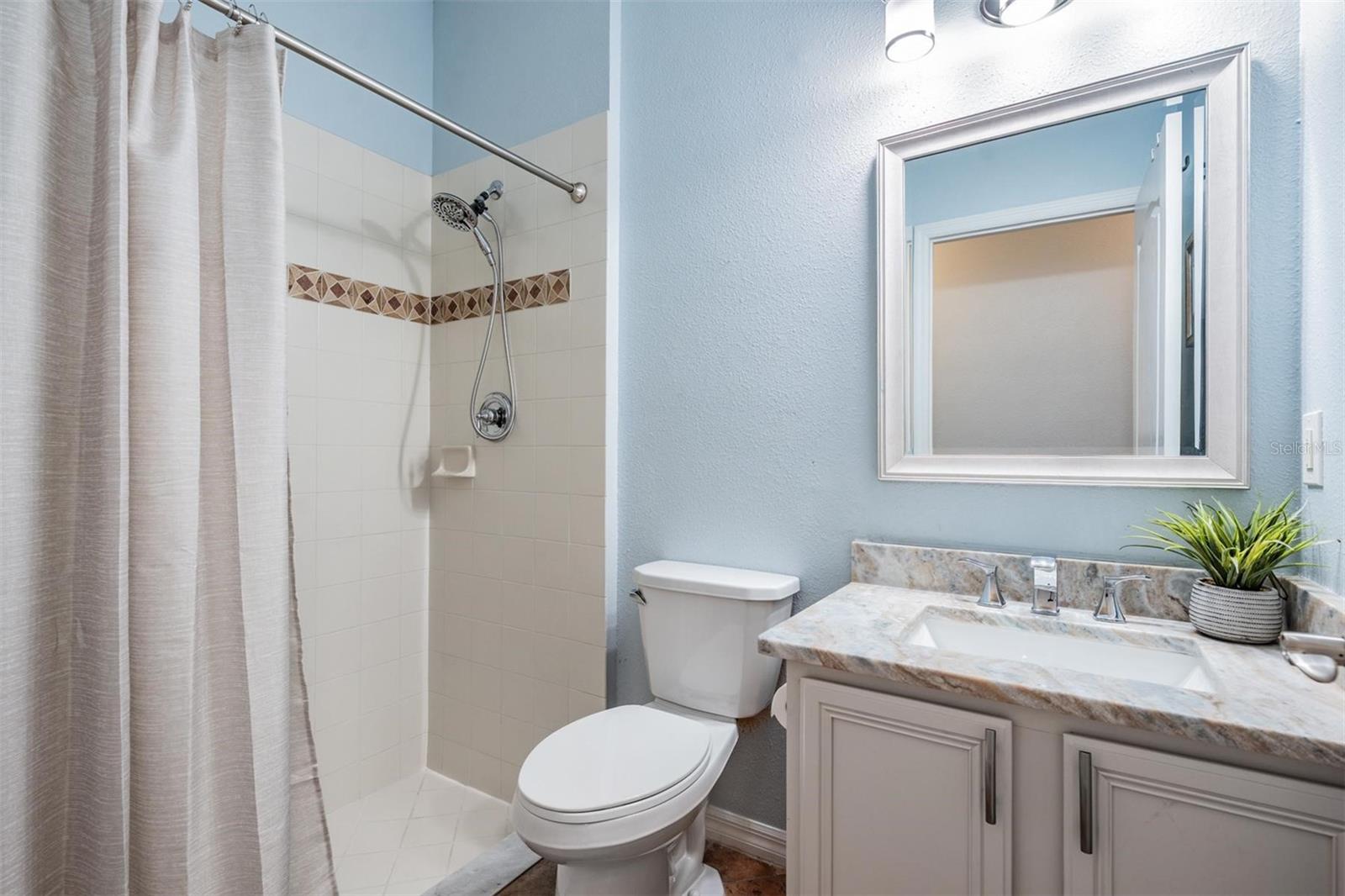 Listing photo id 5 for 9212 Oak Pride Court