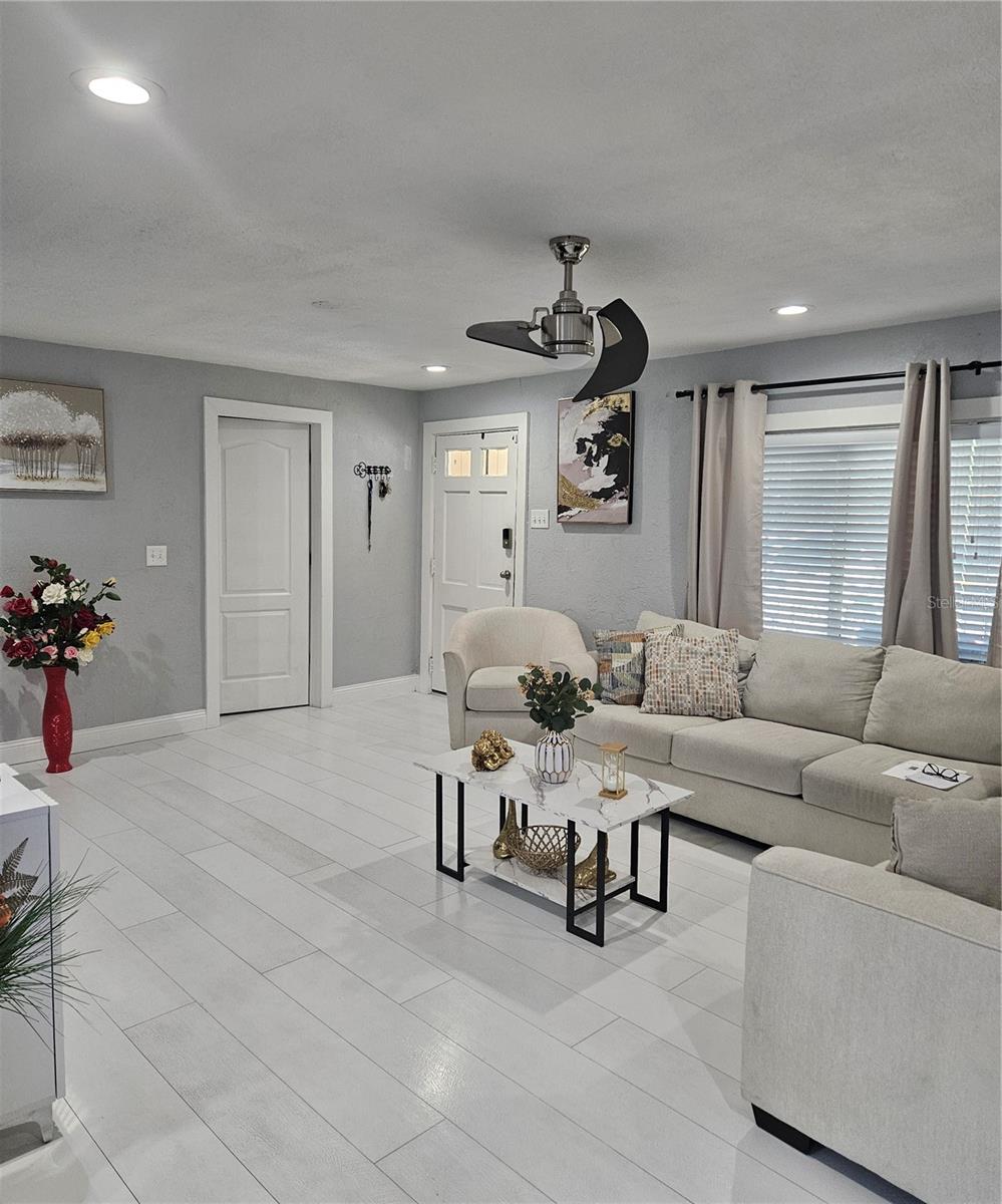 Image 3 of 16 For 9306 Forest Hills Drive