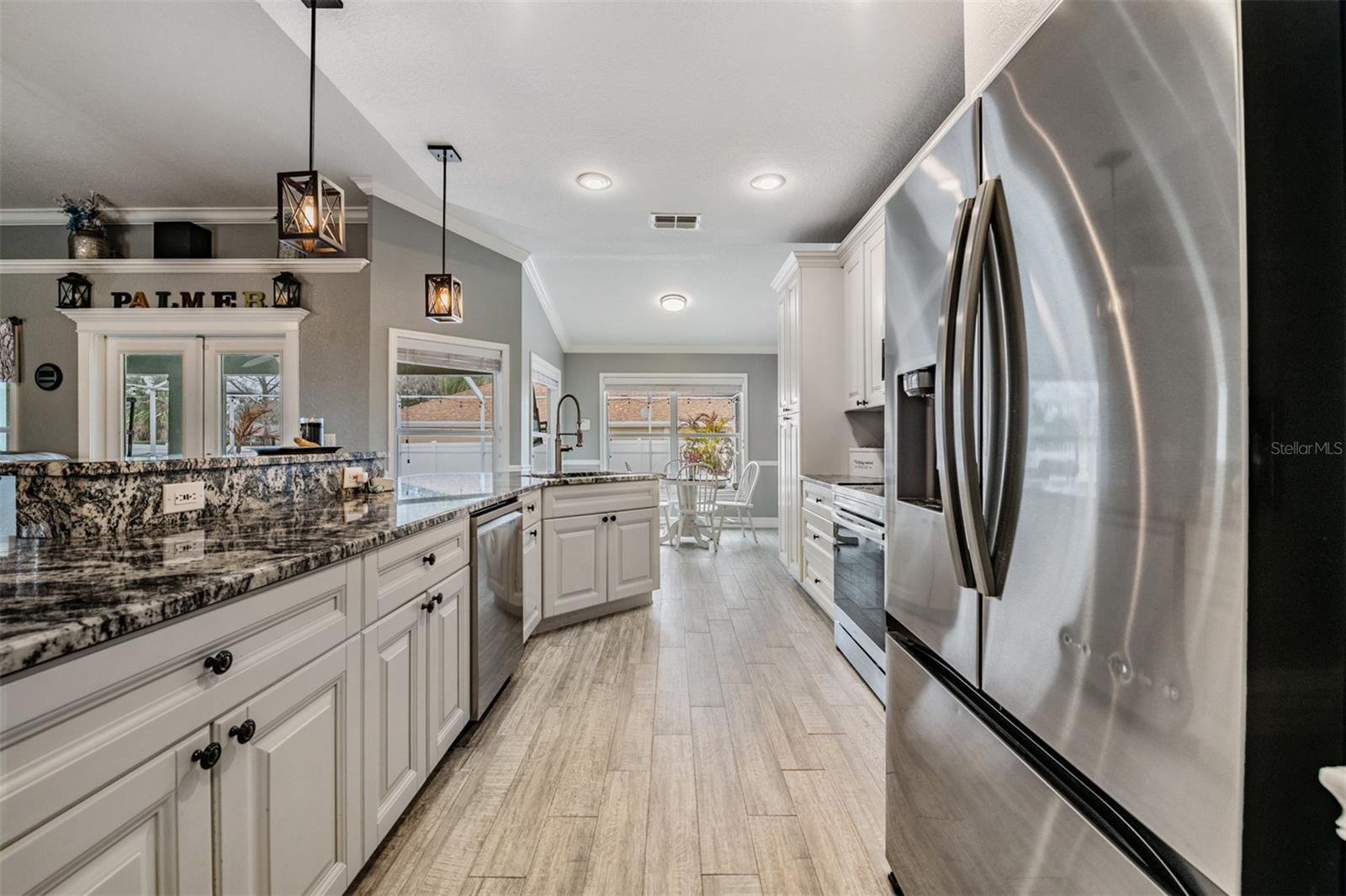 Listing photo id 8 for 3234 Alcott Avenue