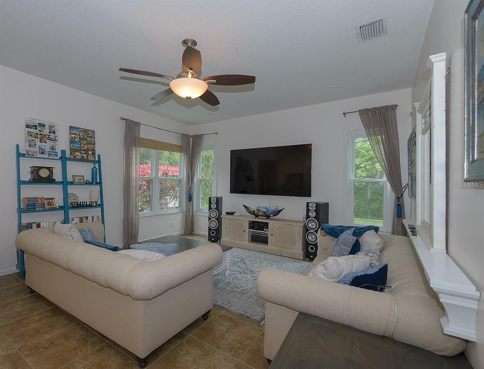 Image 15 of 43 For 5050 Silver Charm Terrace