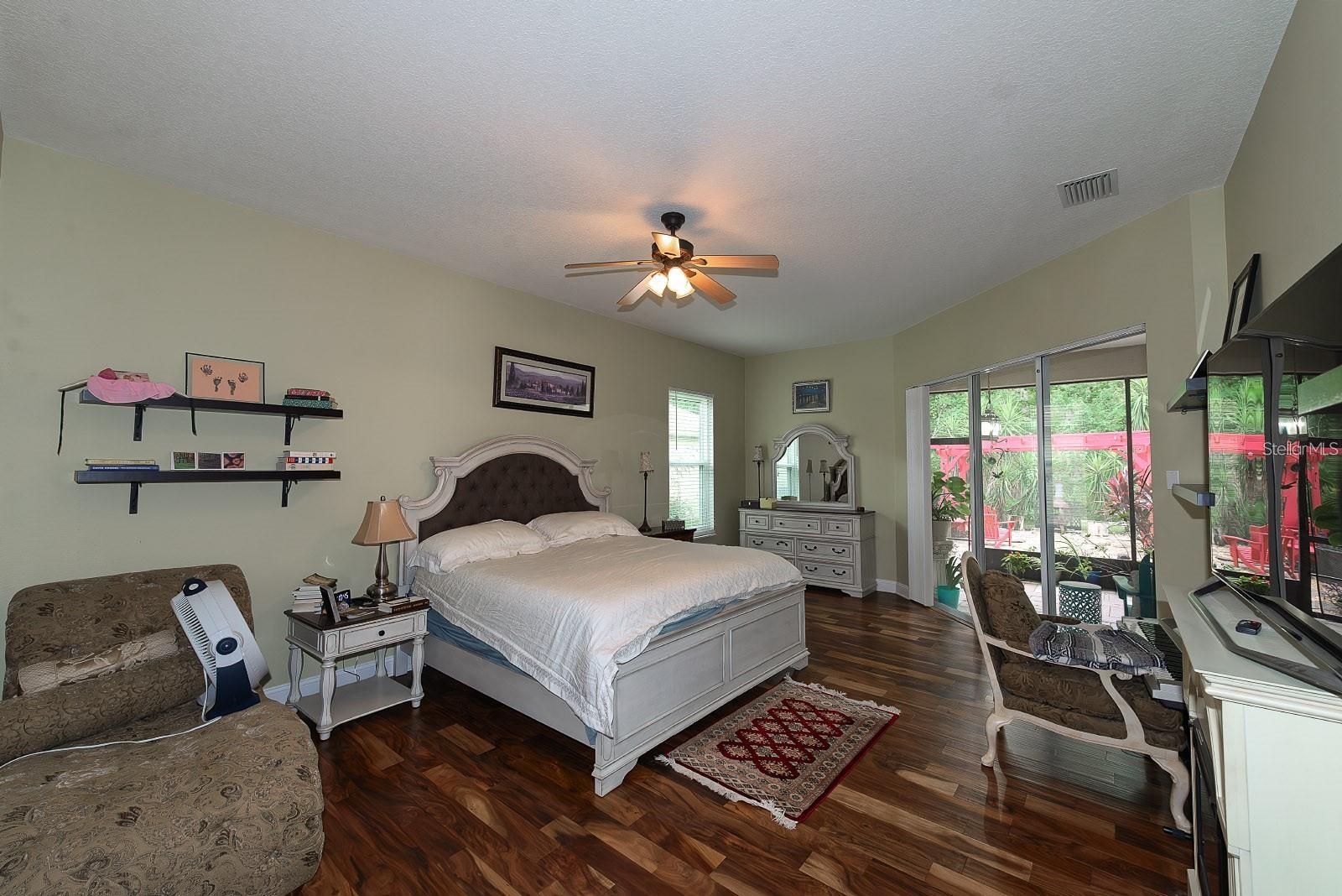 Image 20 of 43 For 5050 Silver Charm Terrace