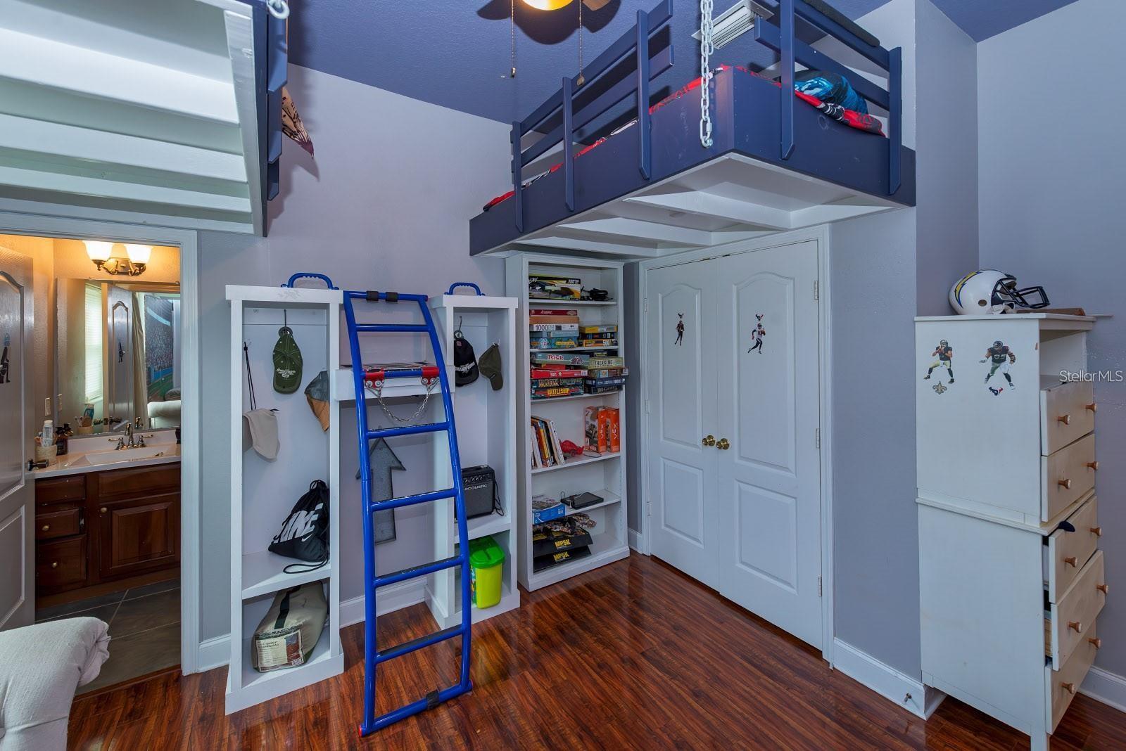 Image 25 of 43 For 5050 Silver Charm Terrace