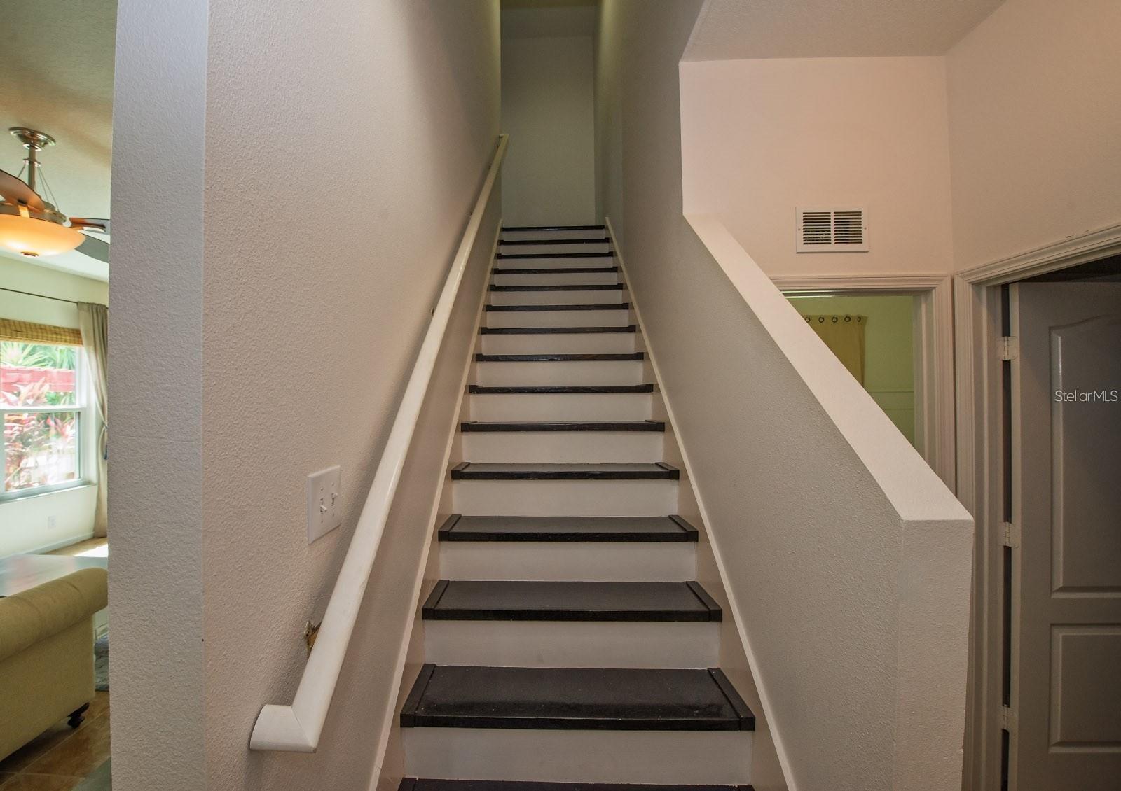 Image 33 of 43 For 5050 Silver Charm Terrace