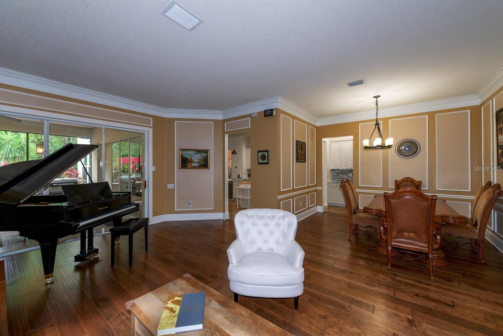 Image 7 of 43 For 5050 Silver Charm Terrace