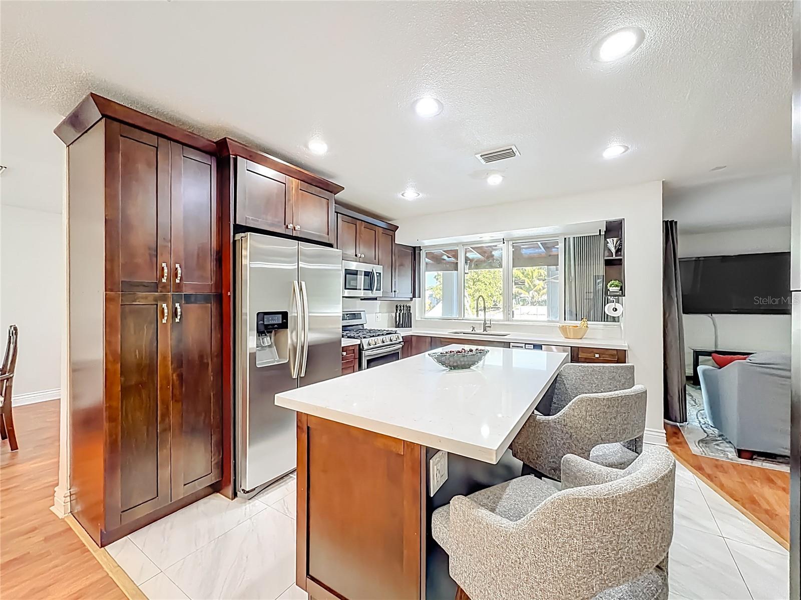 Image 14 of 47 For 2913 Dolphin Drive