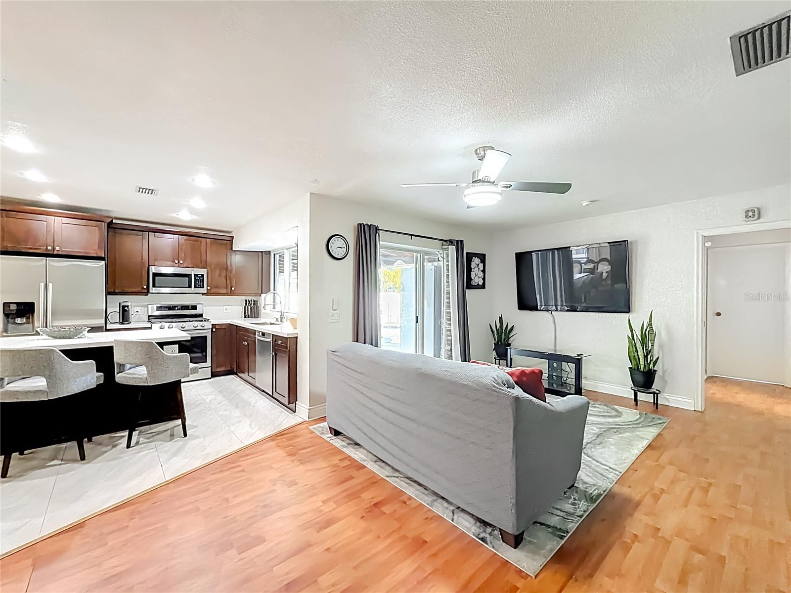 Image 18 of 47 For 2913 Dolphin Drive