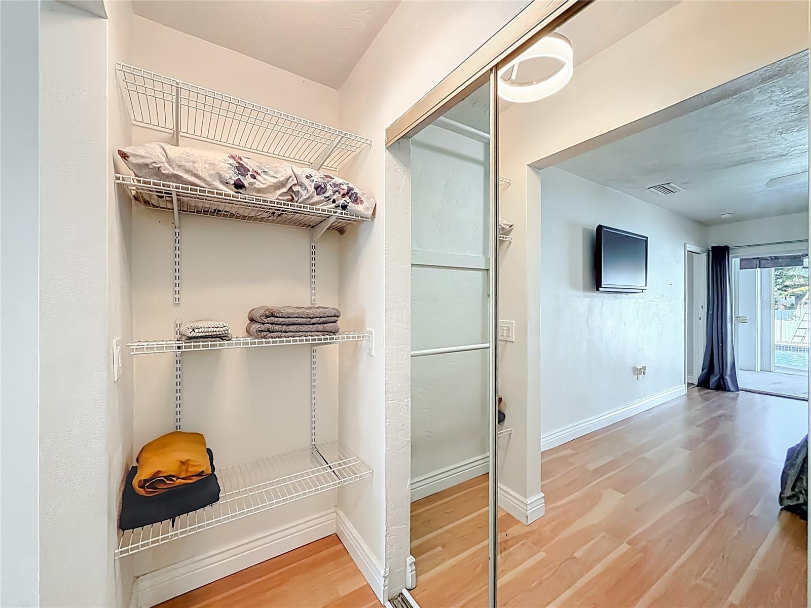 Image 28 of 47 For 2913 Dolphin Drive