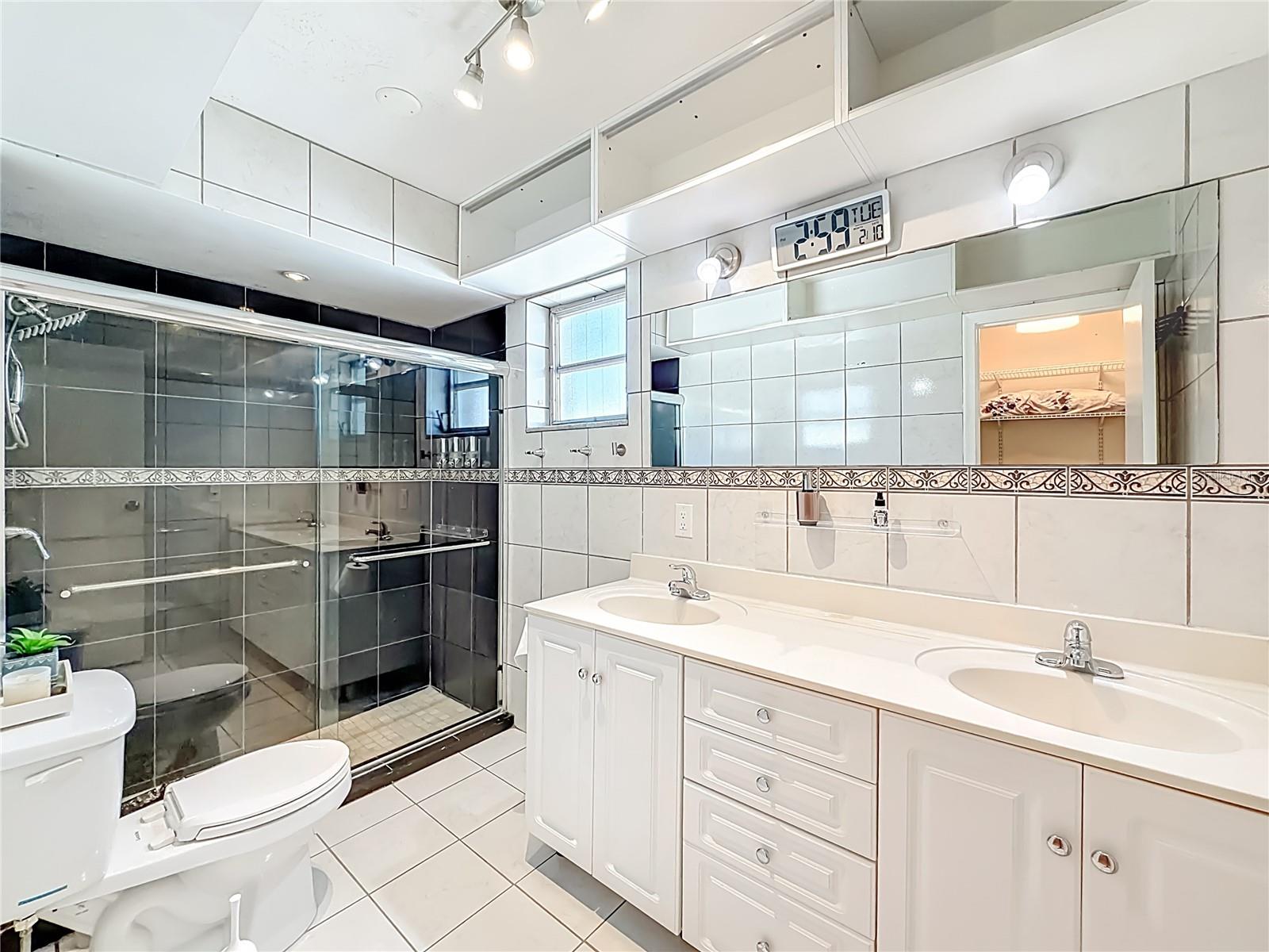 Image 29 of 47 For 2913 Dolphin Drive