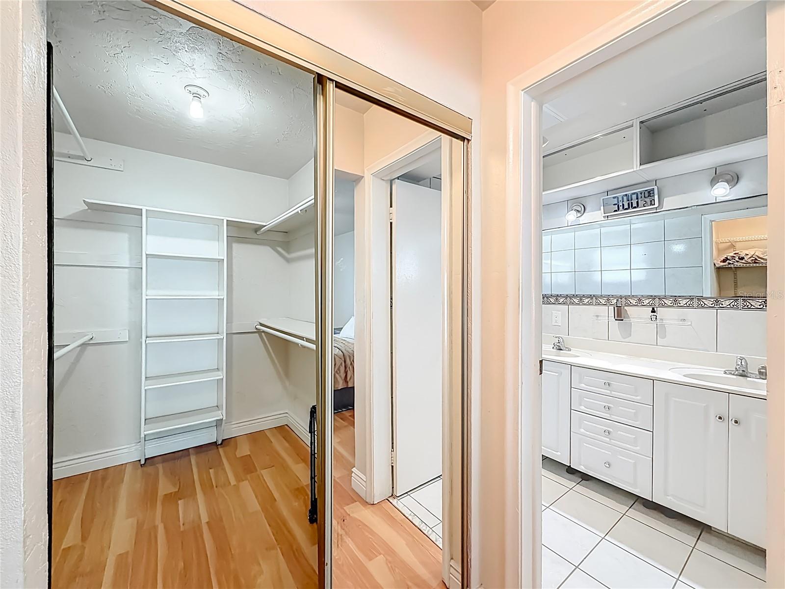 Image 30 of 47 For 2913 Dolphin Drive