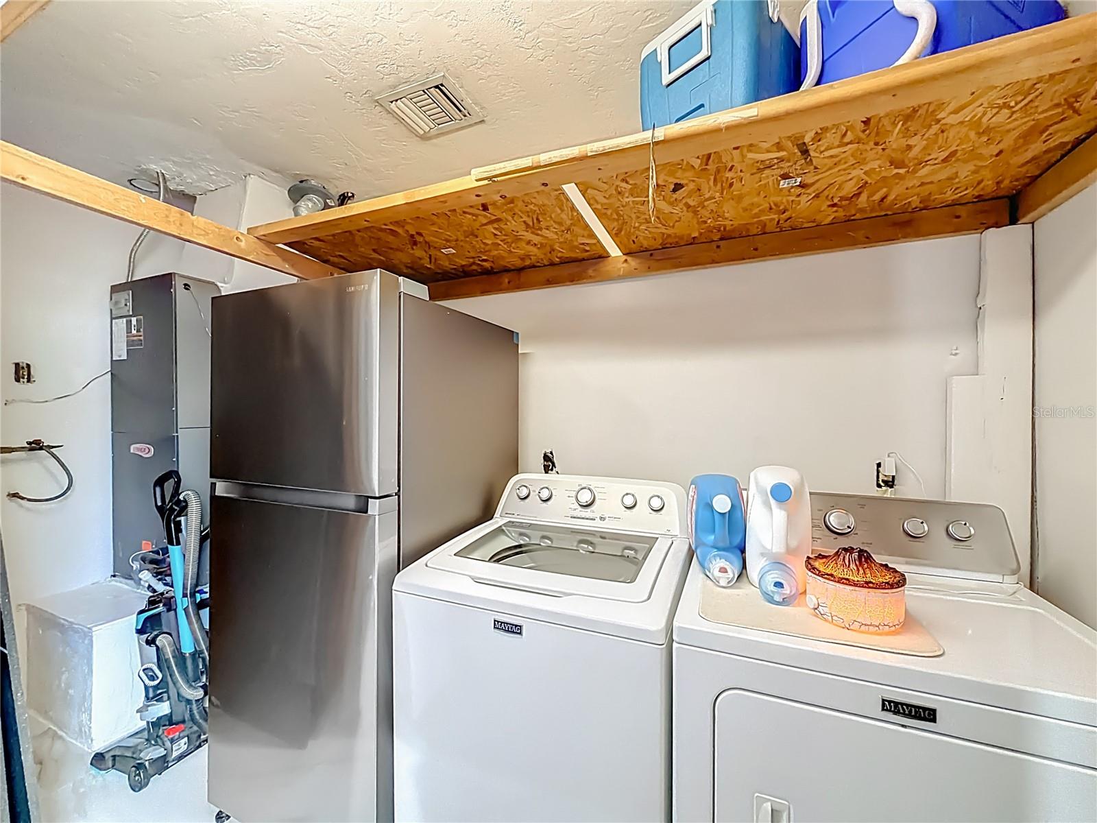 Image 33 of 47 For 2913 Dolphin Drive